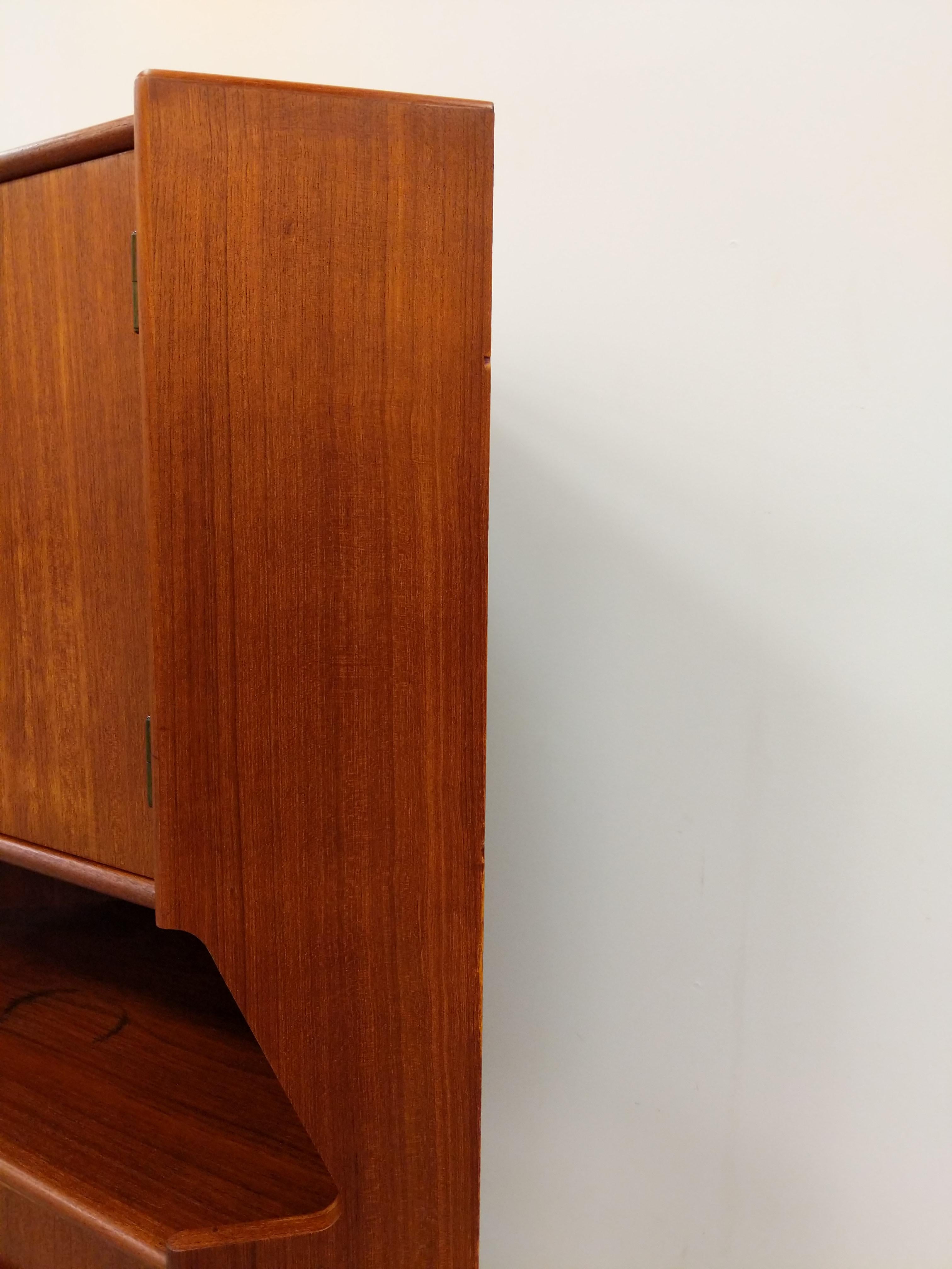 Mobile angolare danese moderno in teak di Gunni Omann in vendita 2