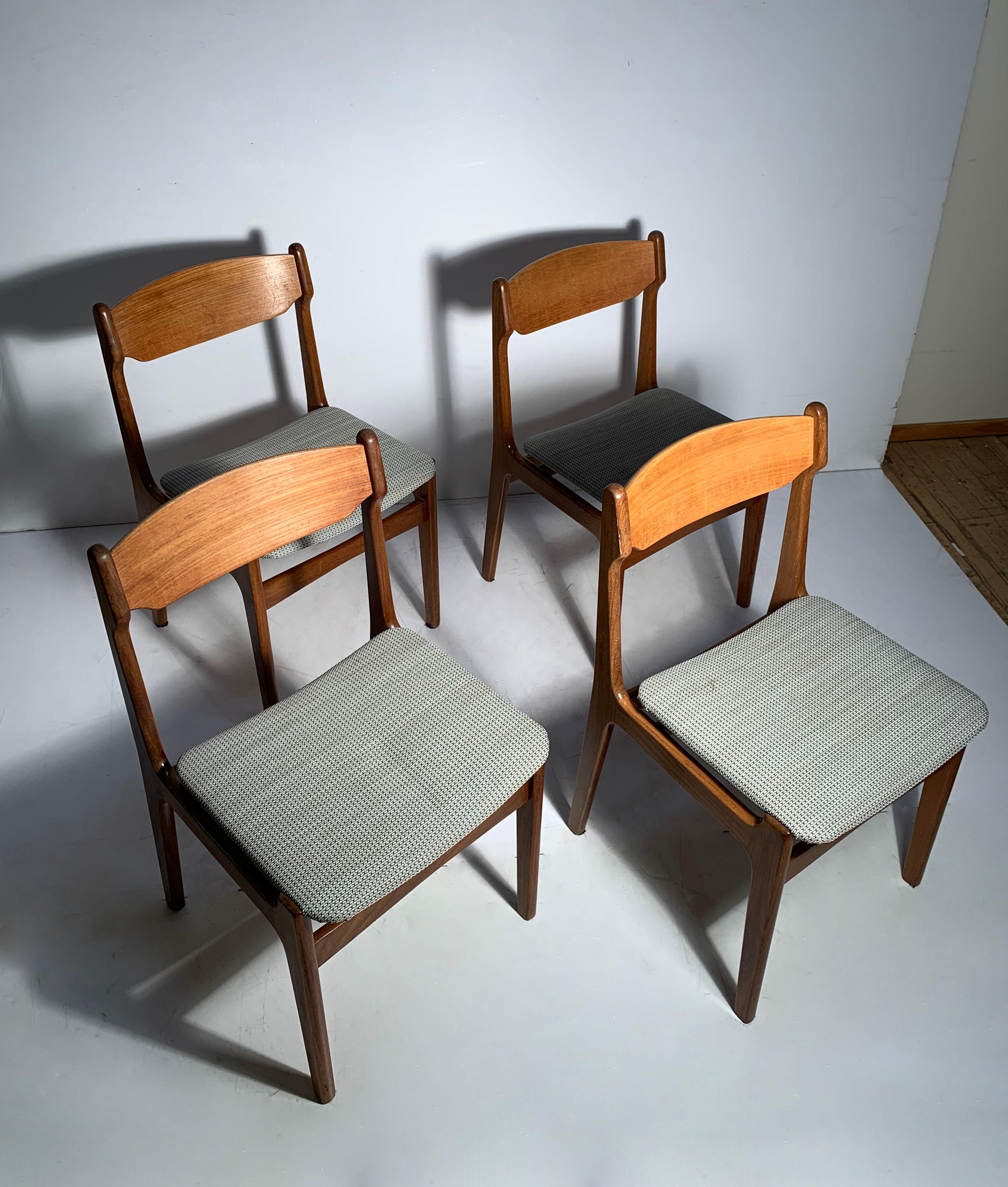 Teck Chaises de salle à manger danoises modernes vintage Erik Buch teck en vente