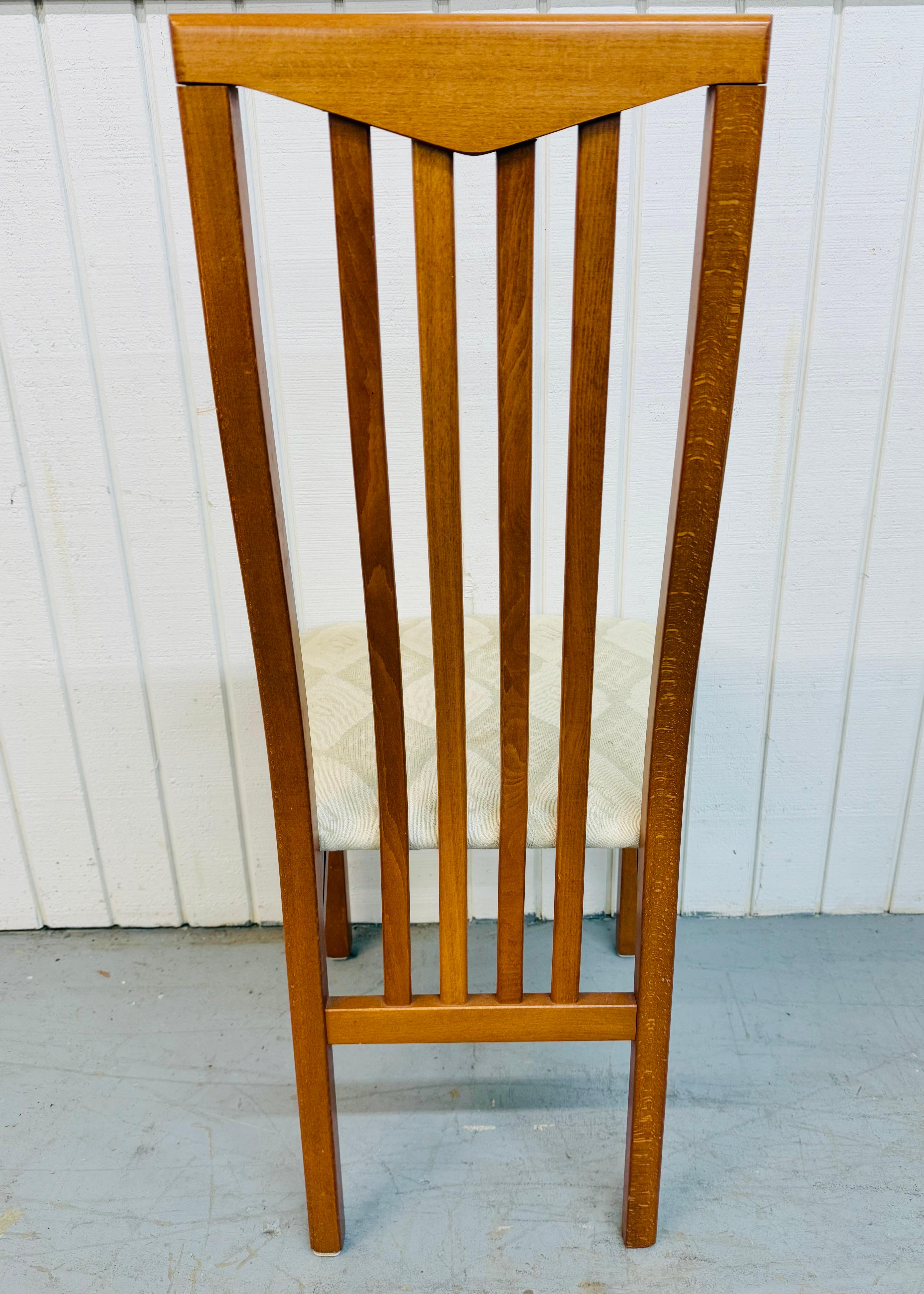 20ième siècle Chaises de salle à manger danoises modernes vintage en teck - Lot de 4 en vente