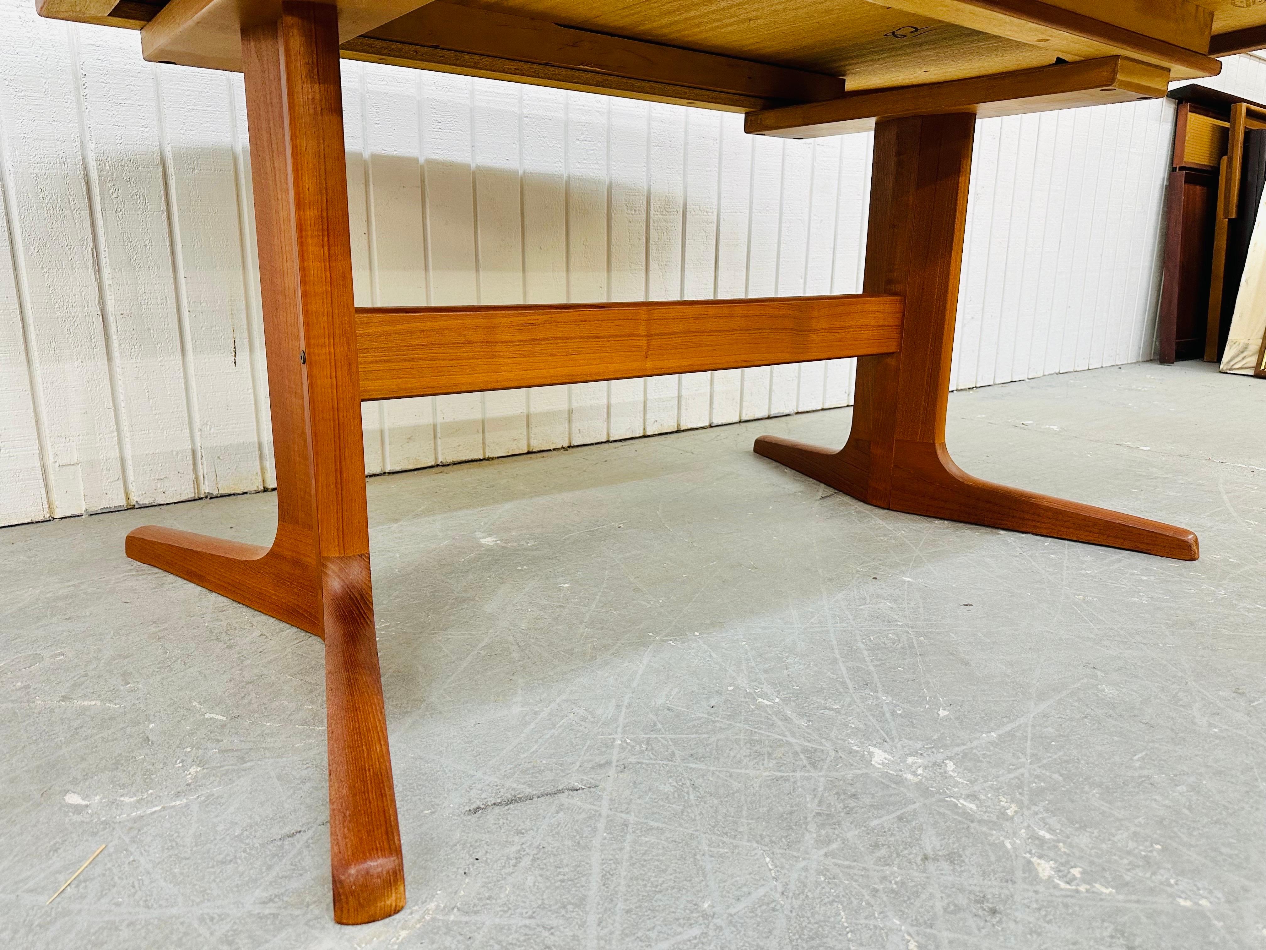 Table de salle à manger danoise moderne vintage en teck en vente 4