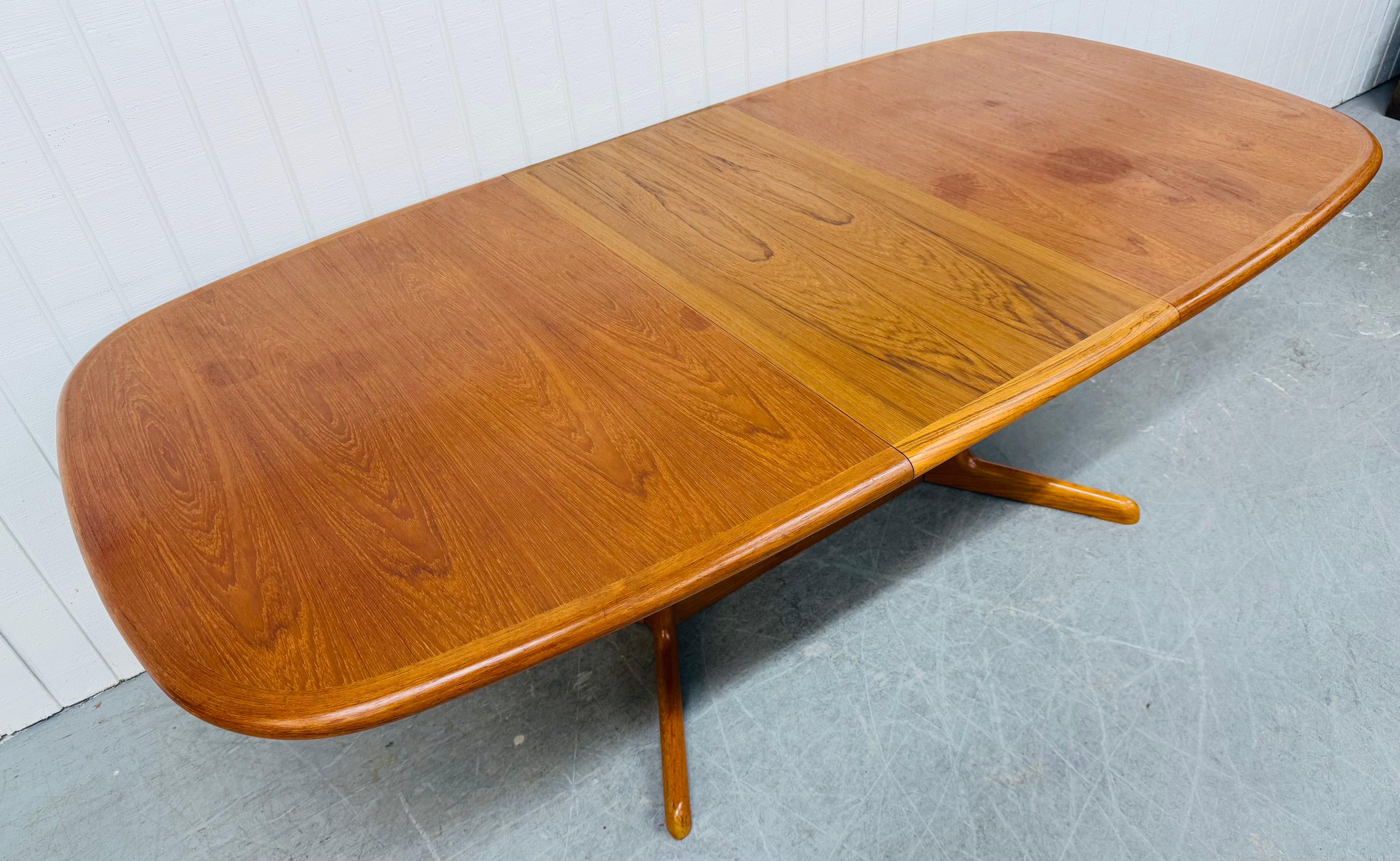 Vintage Danish Modern Teak Dining Table In Good Condition In Clarksboro, NJ