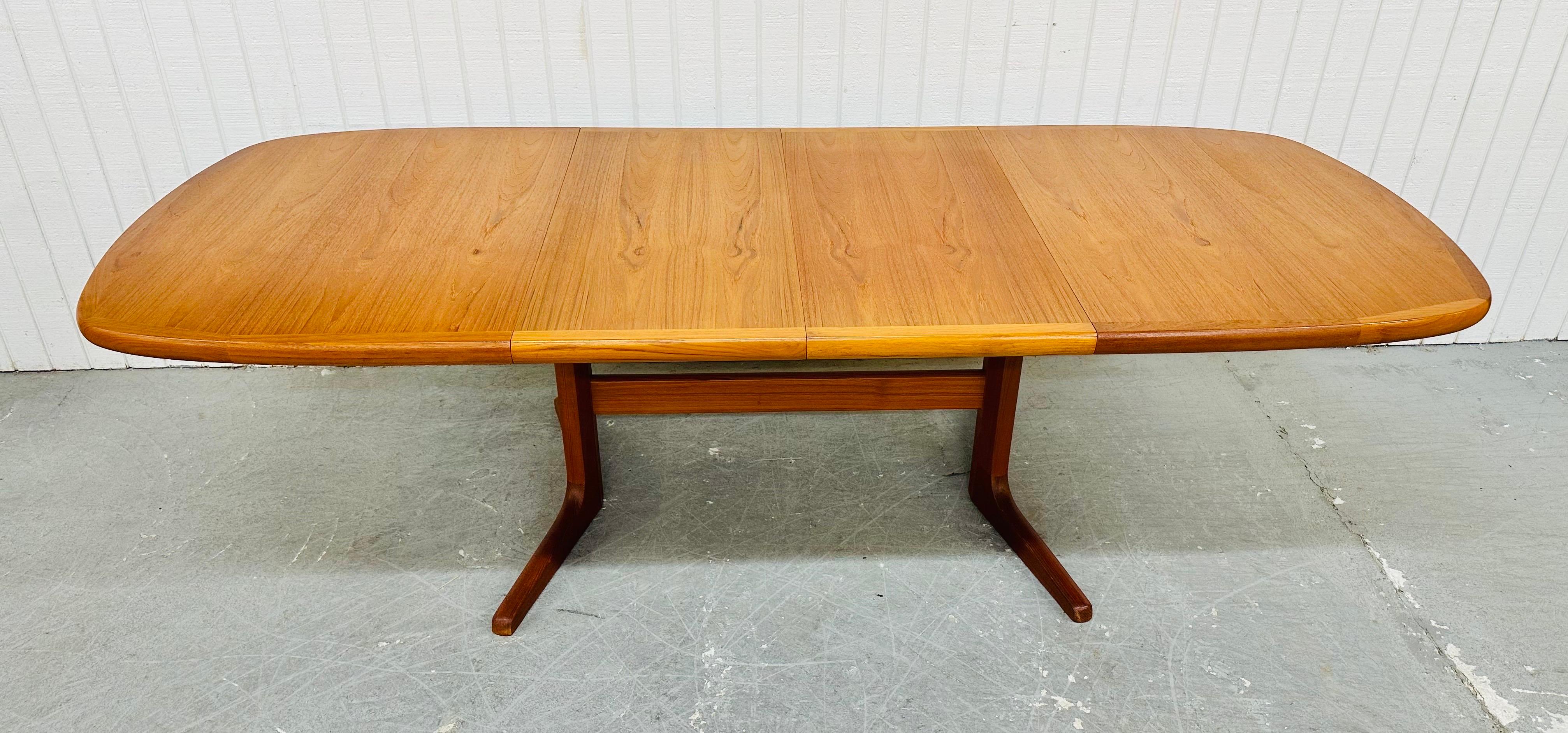 Table de salle à manger danoise moderne vintage en teck en vente 1