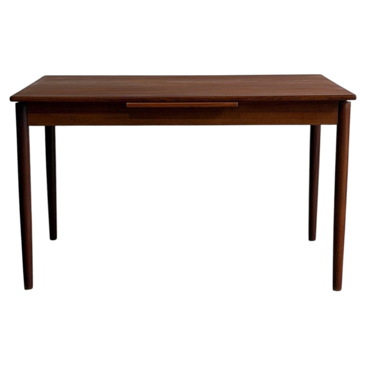 What is an MCM dining table?