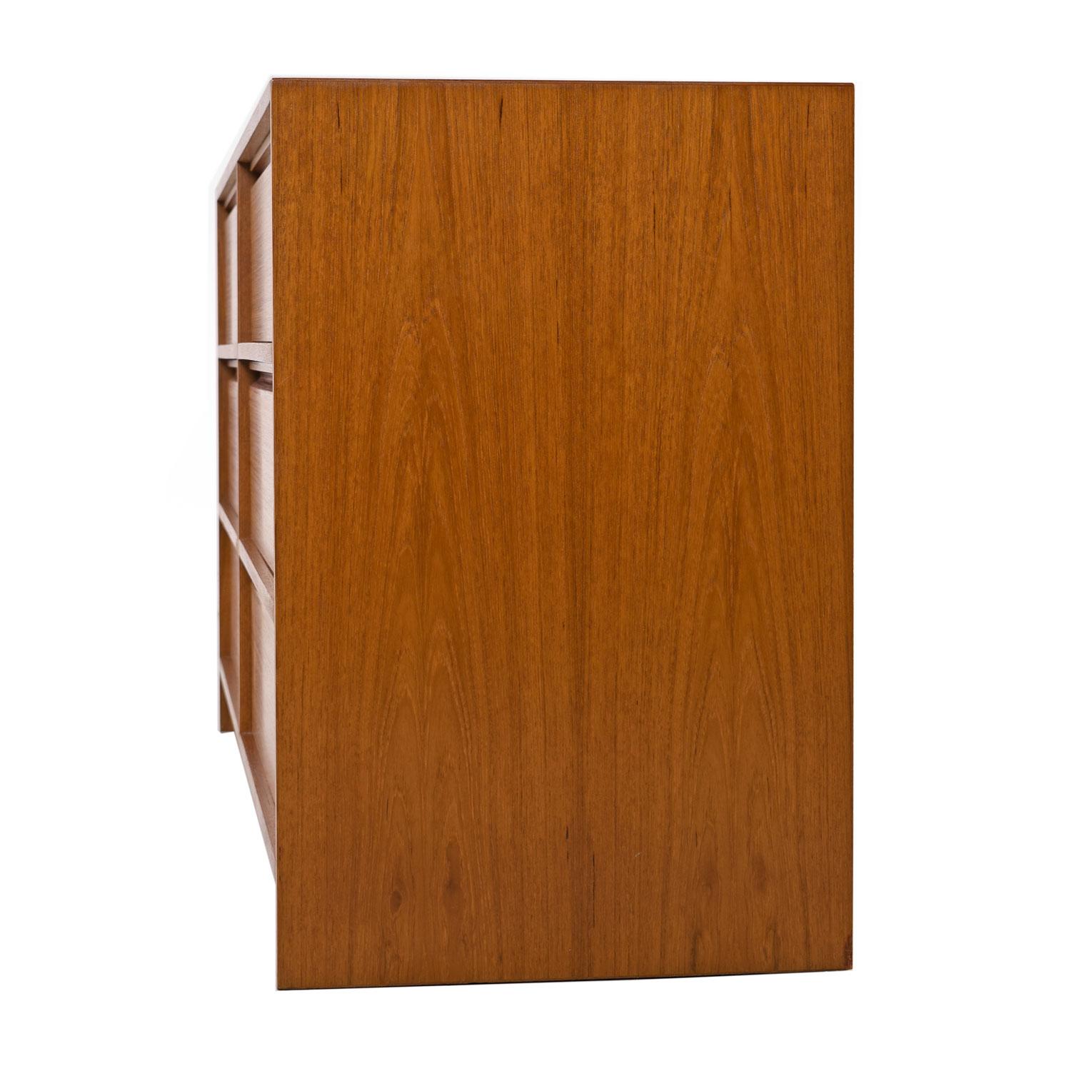 Scandinavian Modern Teak Double Dresser Made in Denmark In Excellent Condition In Chattanooga, TN