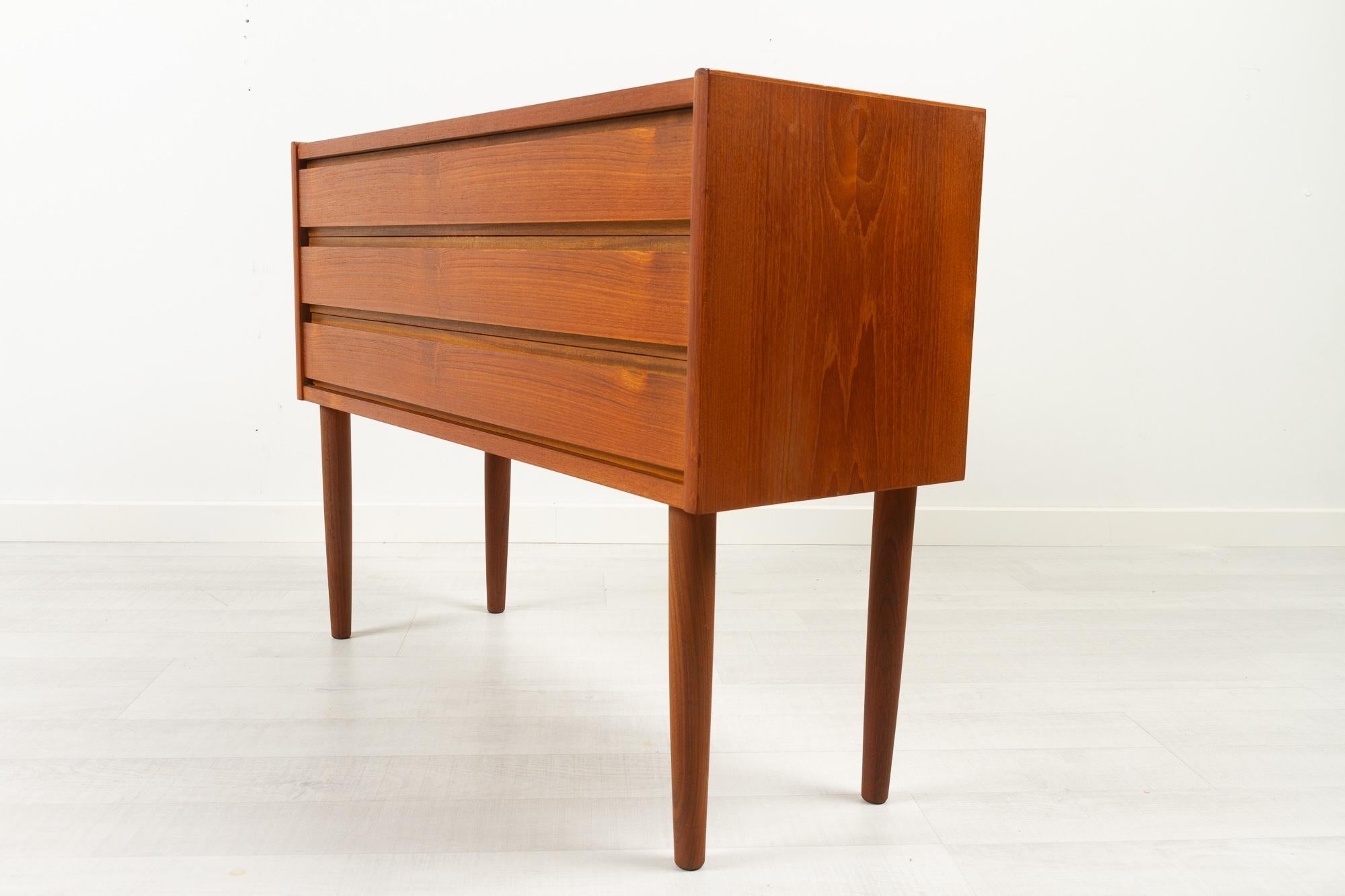 Vintage Danish Modern Teak Dresser, 1960s. 1