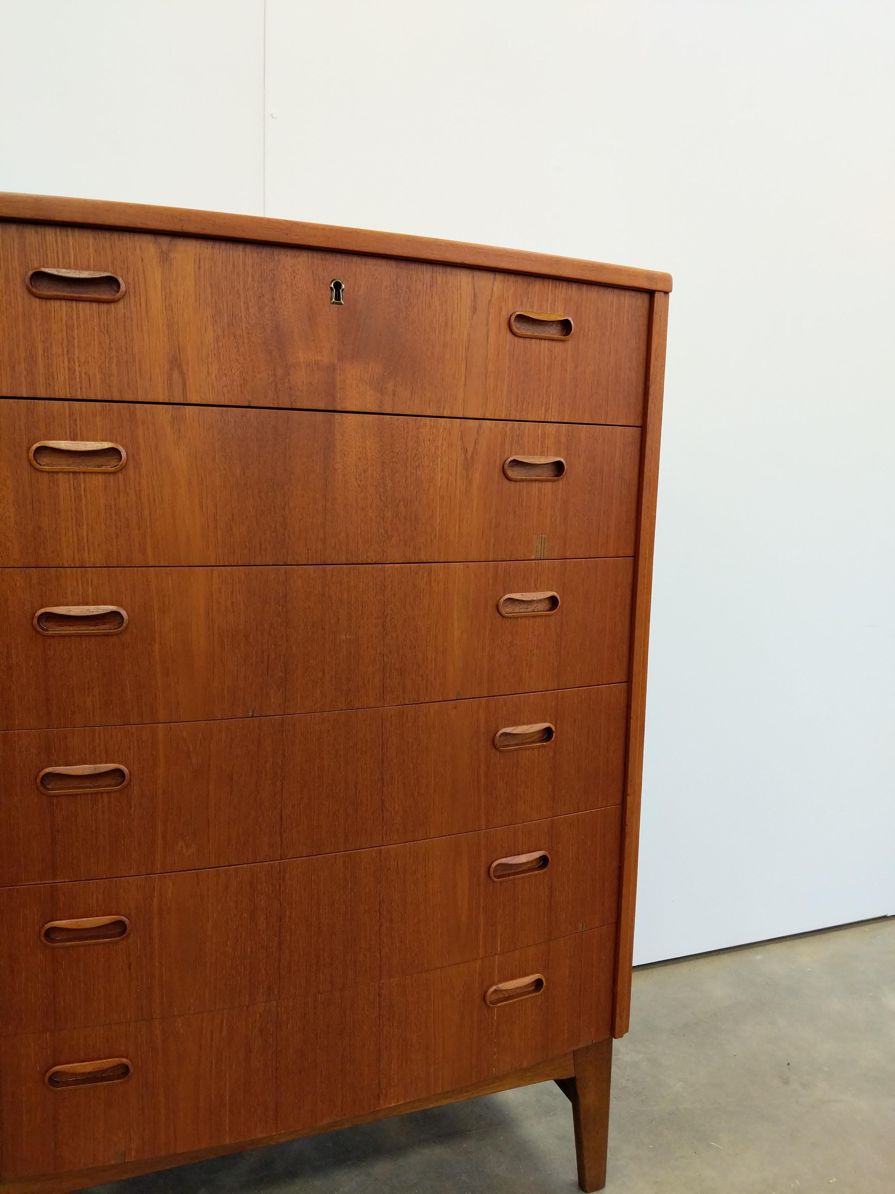 XX secolo Comò moderno danese d'epoca in teak in vendita