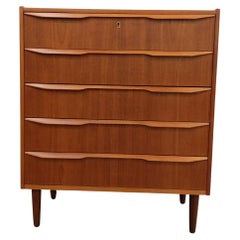Vintage Danish Modern Teak Dresser Vintage Danish Modern Teak Dresser