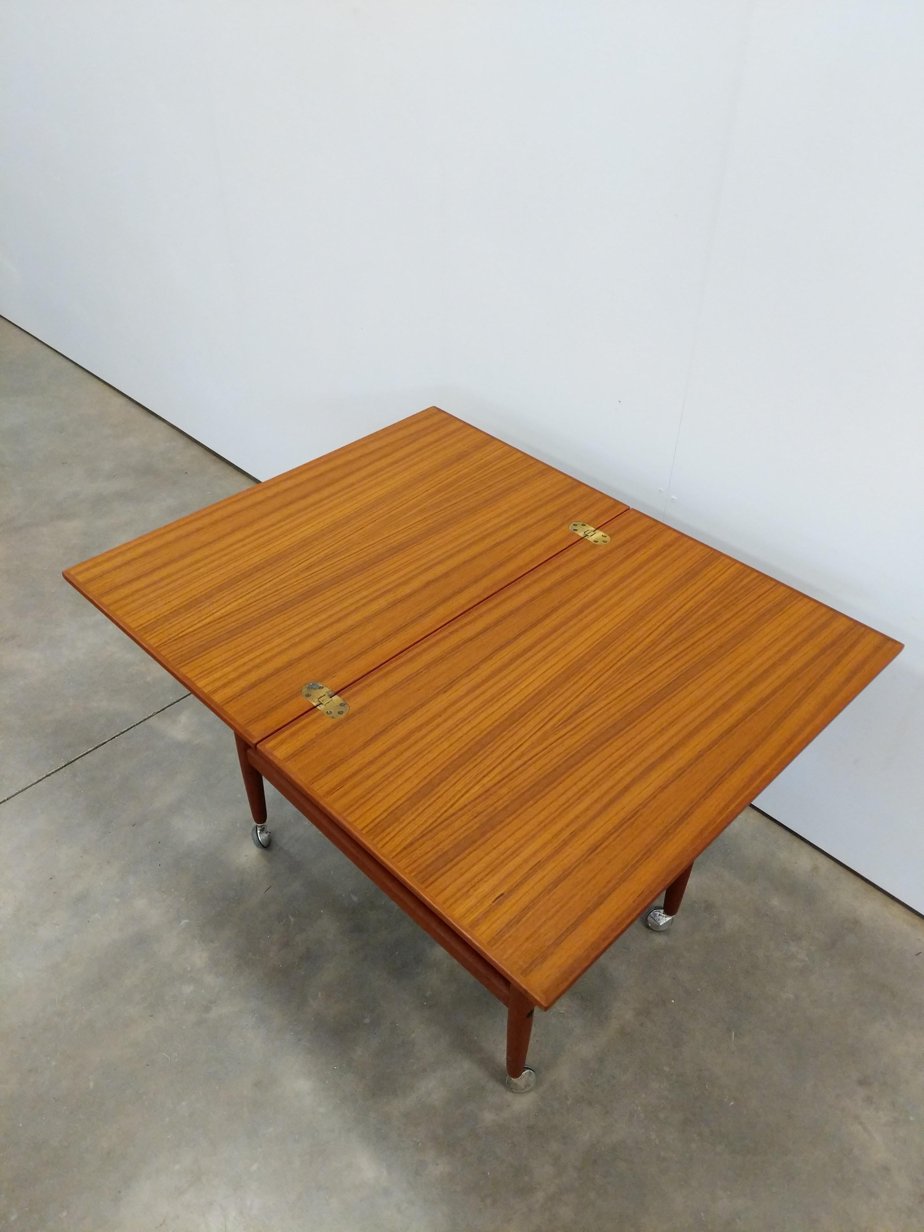 Tavolo trolley espandibile in teak danese moderno vintage in vendita 3
