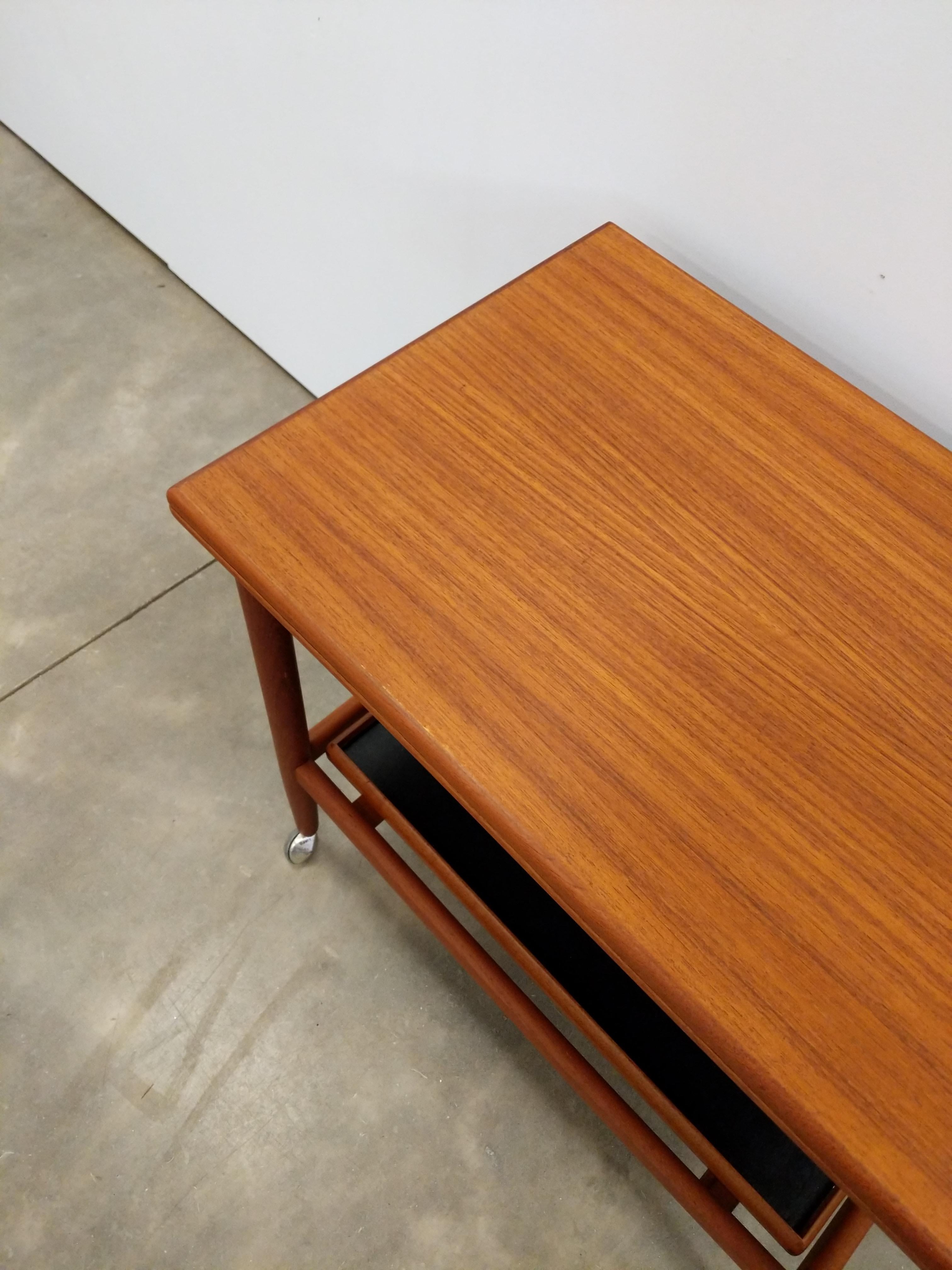 Danese Tavolo trolley espandibile in teak danese moderno vintage in vendita
