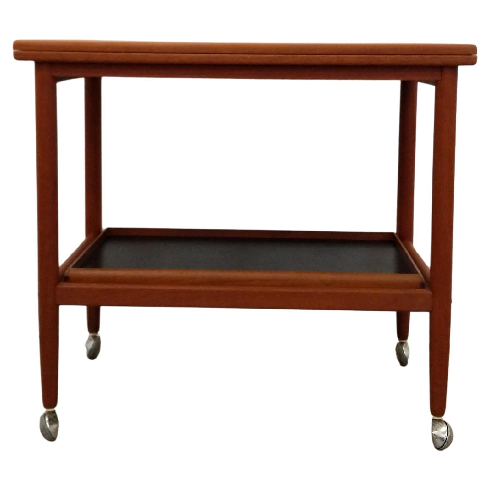 Tavolo trolley espandibile in teak danese moderno vintage in vendita