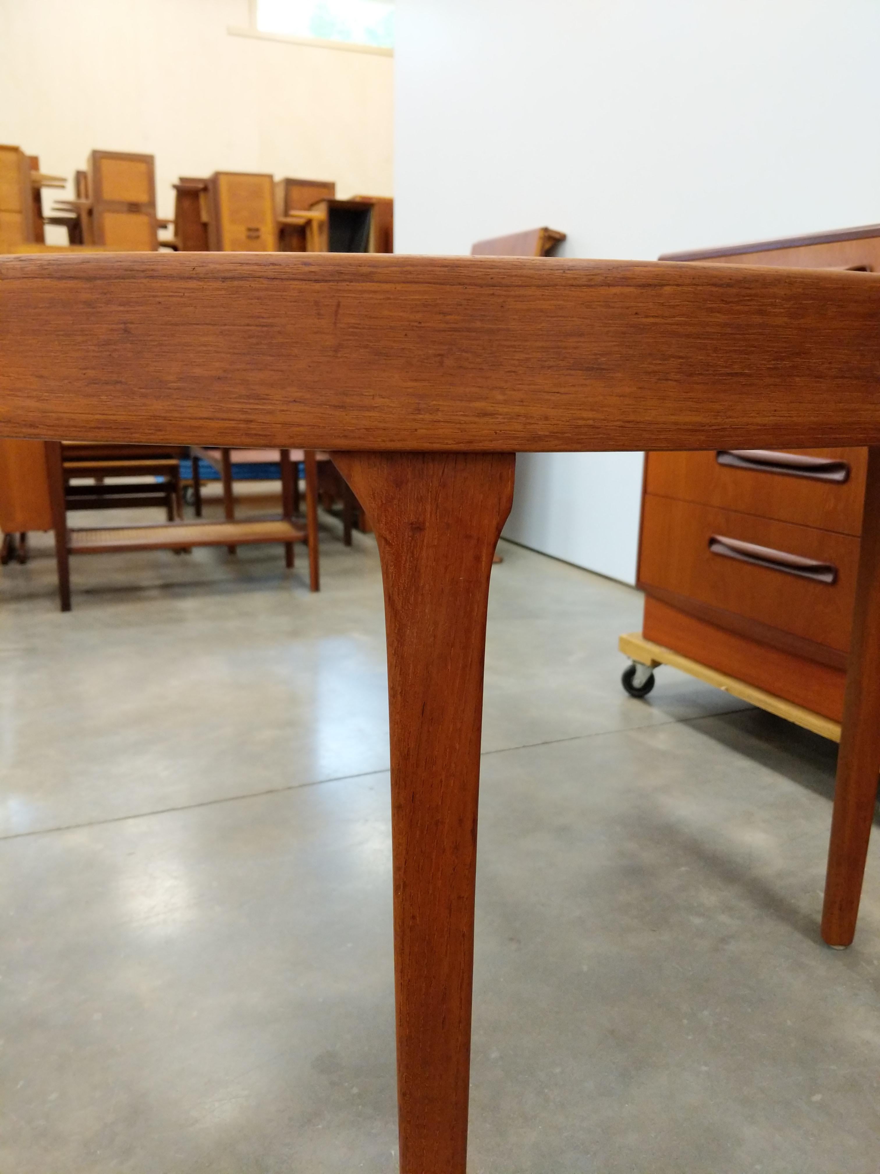 Tavolo da pranzo allungabile in teak danese moderno vintage di Svend Åge Madsen in vendita 7