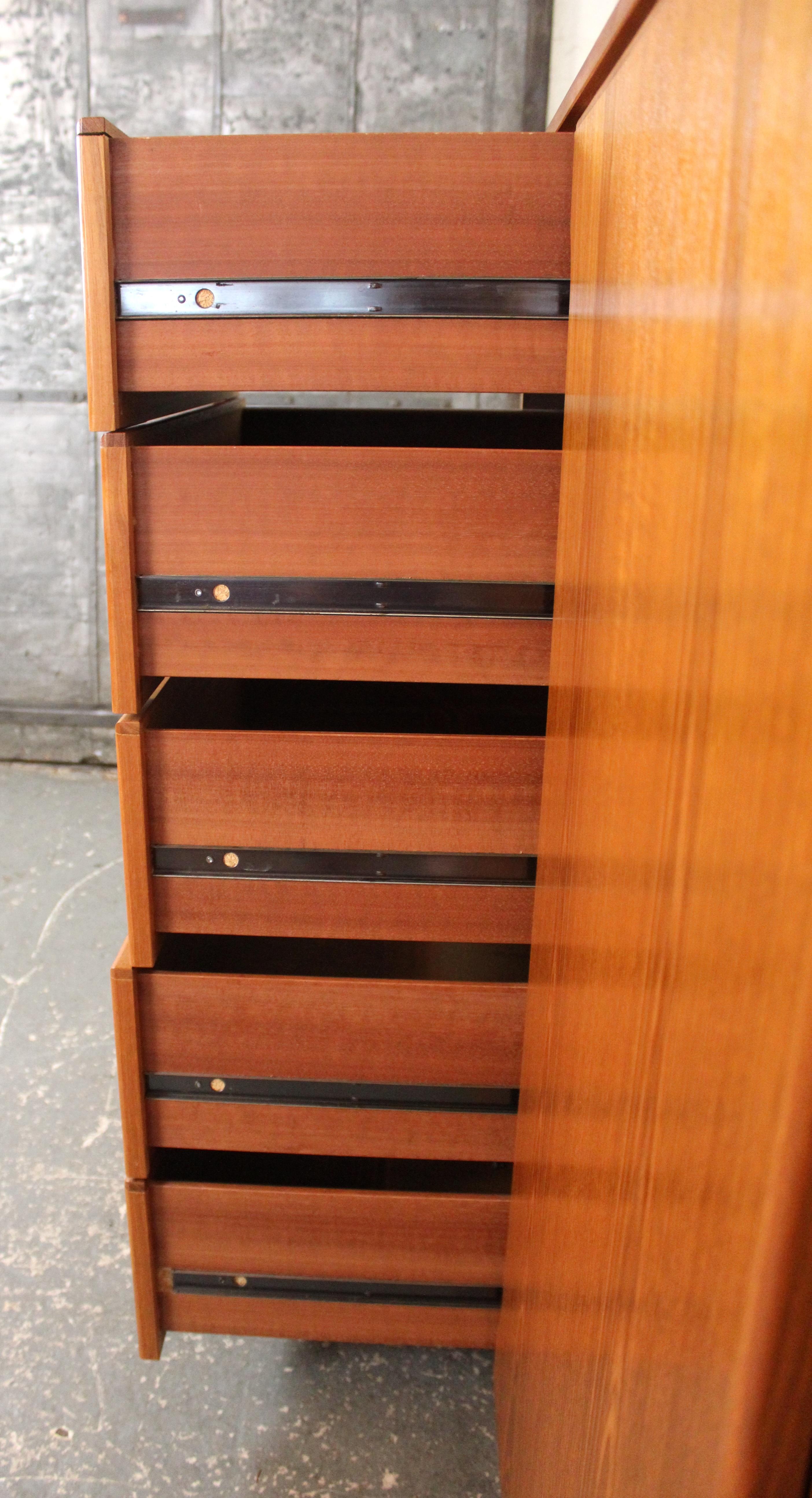 Cassapanca da gentiluomo in teak danese moderna d'epoca in vendita 3