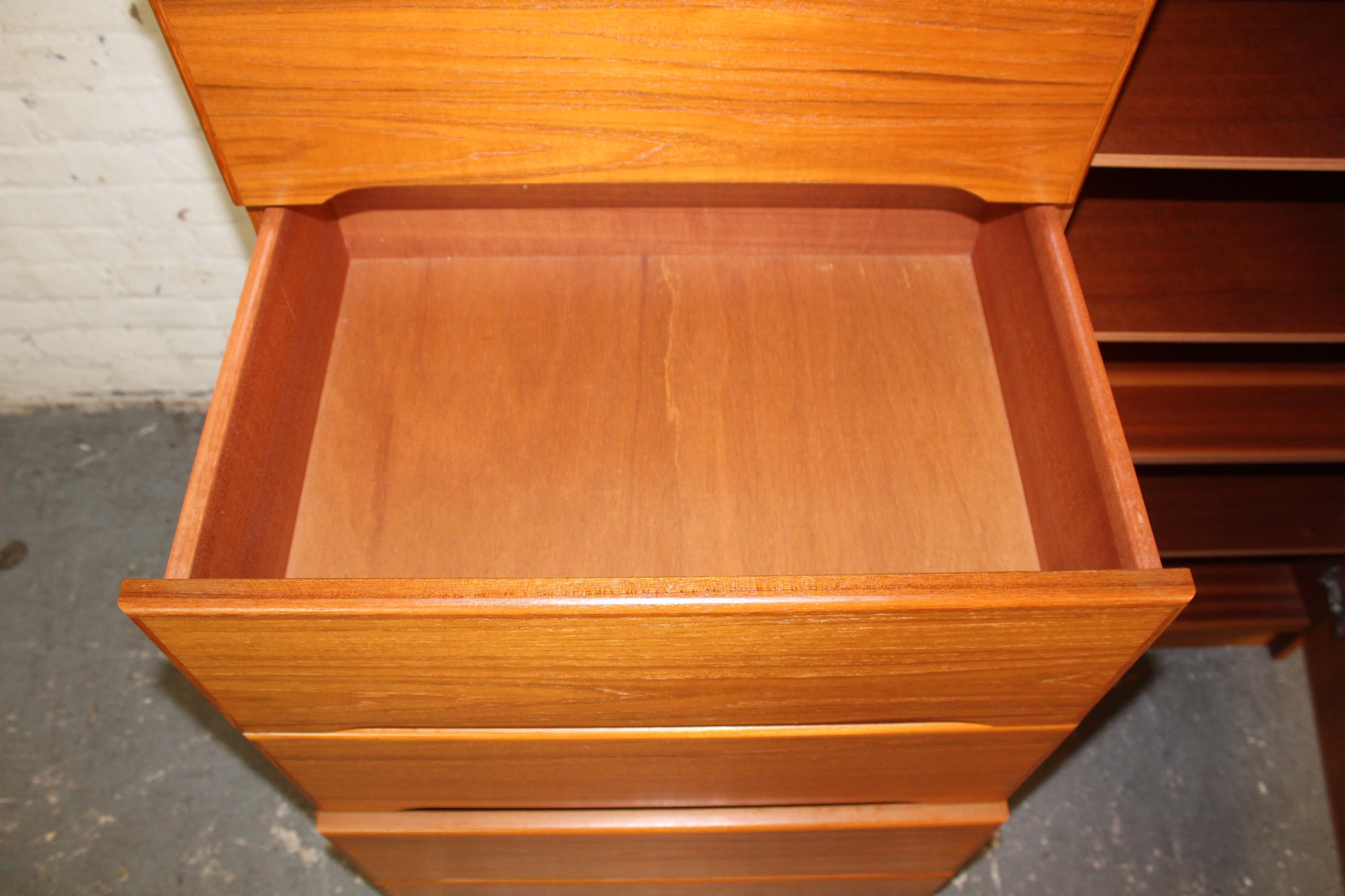 Cassapanca da gentiluomo in teak danese moderna d'epoca in vendita 4