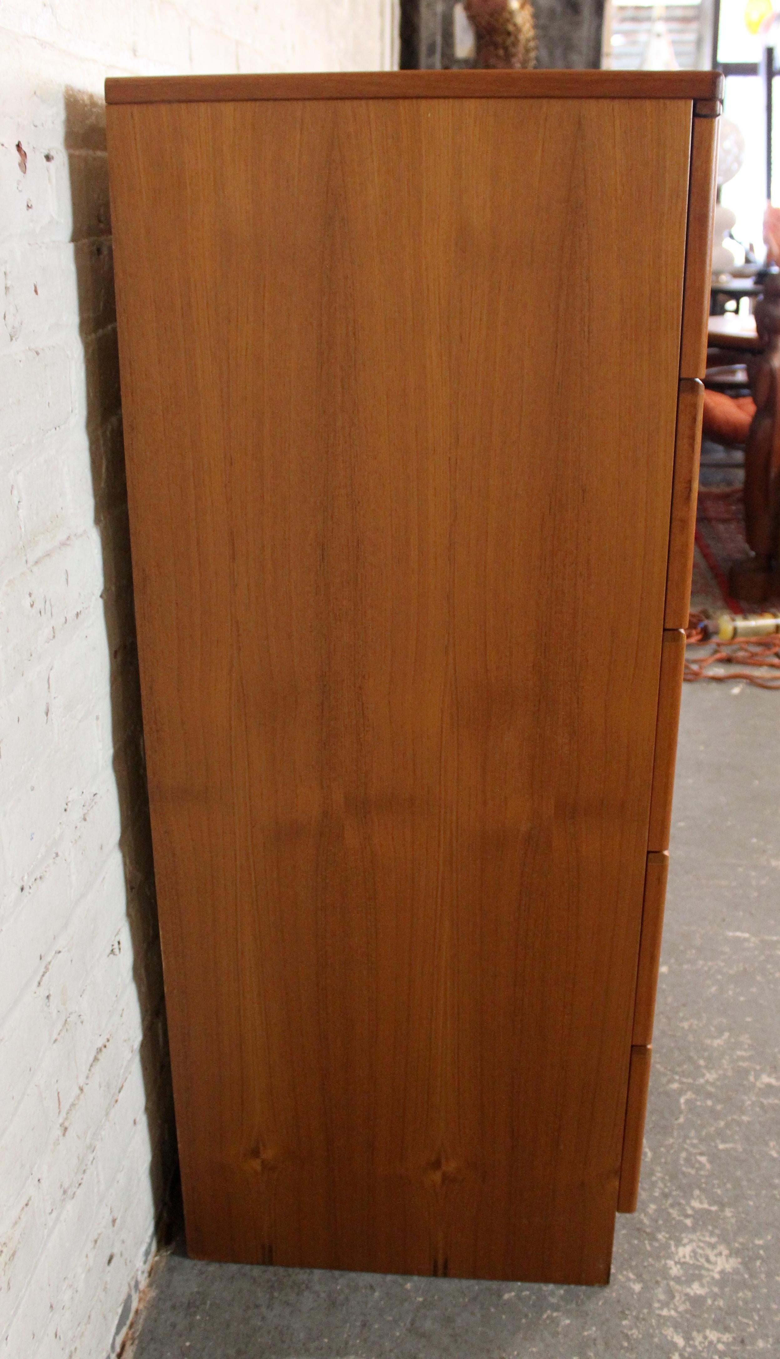 Danese Cassapanca da gentiluomo in teak danese moderna d'epoca in vendita