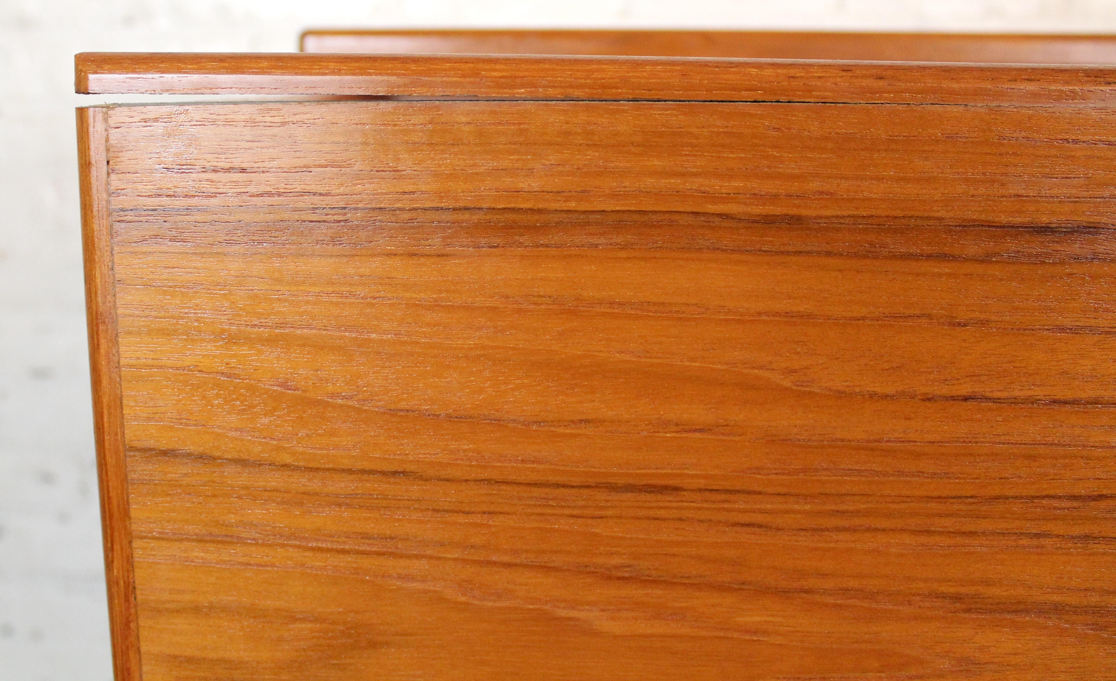 Legno Cassapanca da gentiluomo in teak danese moderna d'epoca in vendita