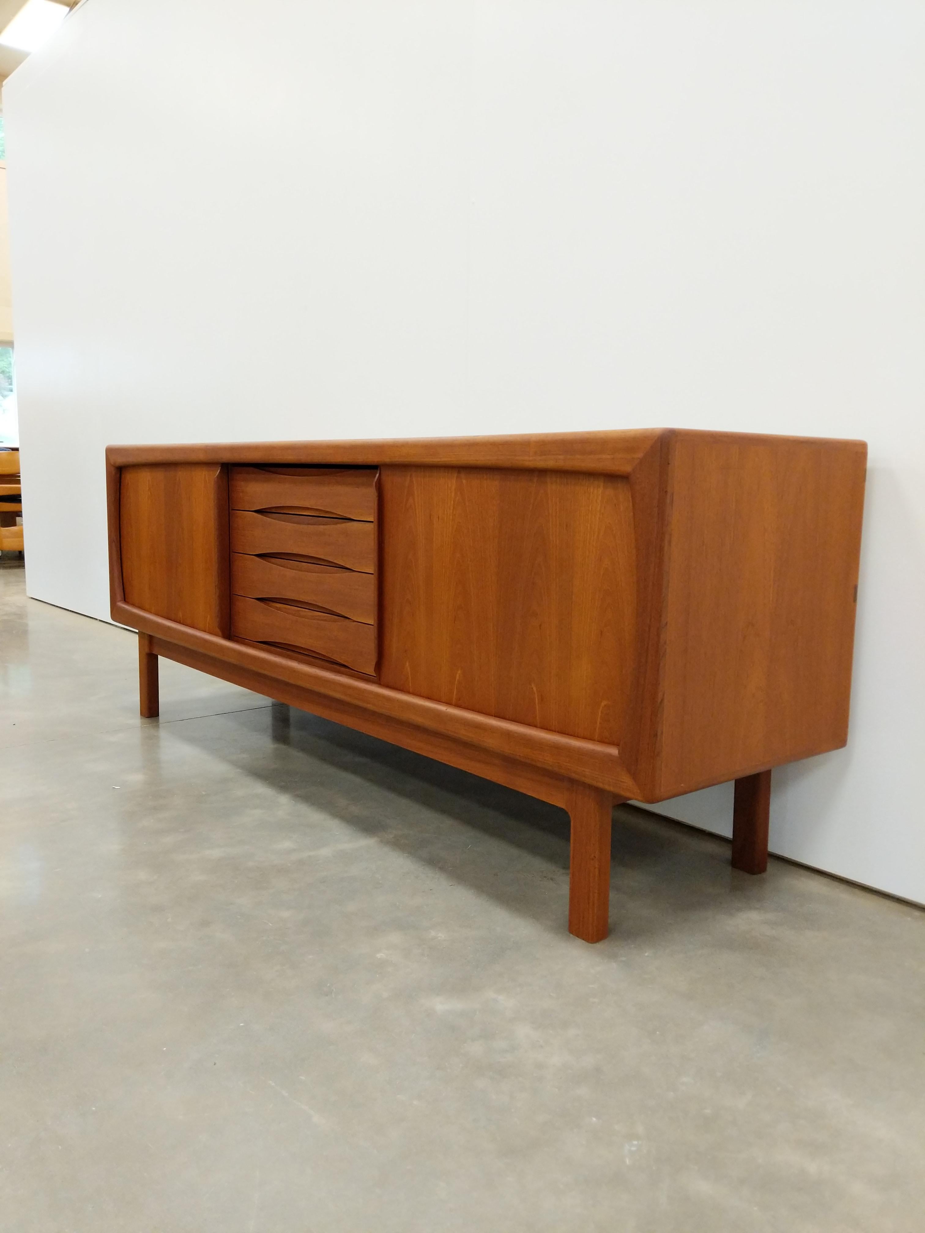 Authentic vintage Danish / Scandinavian mid century modern teak credenza / sideboard / media console.

By H.P. Hansen.

Marked 