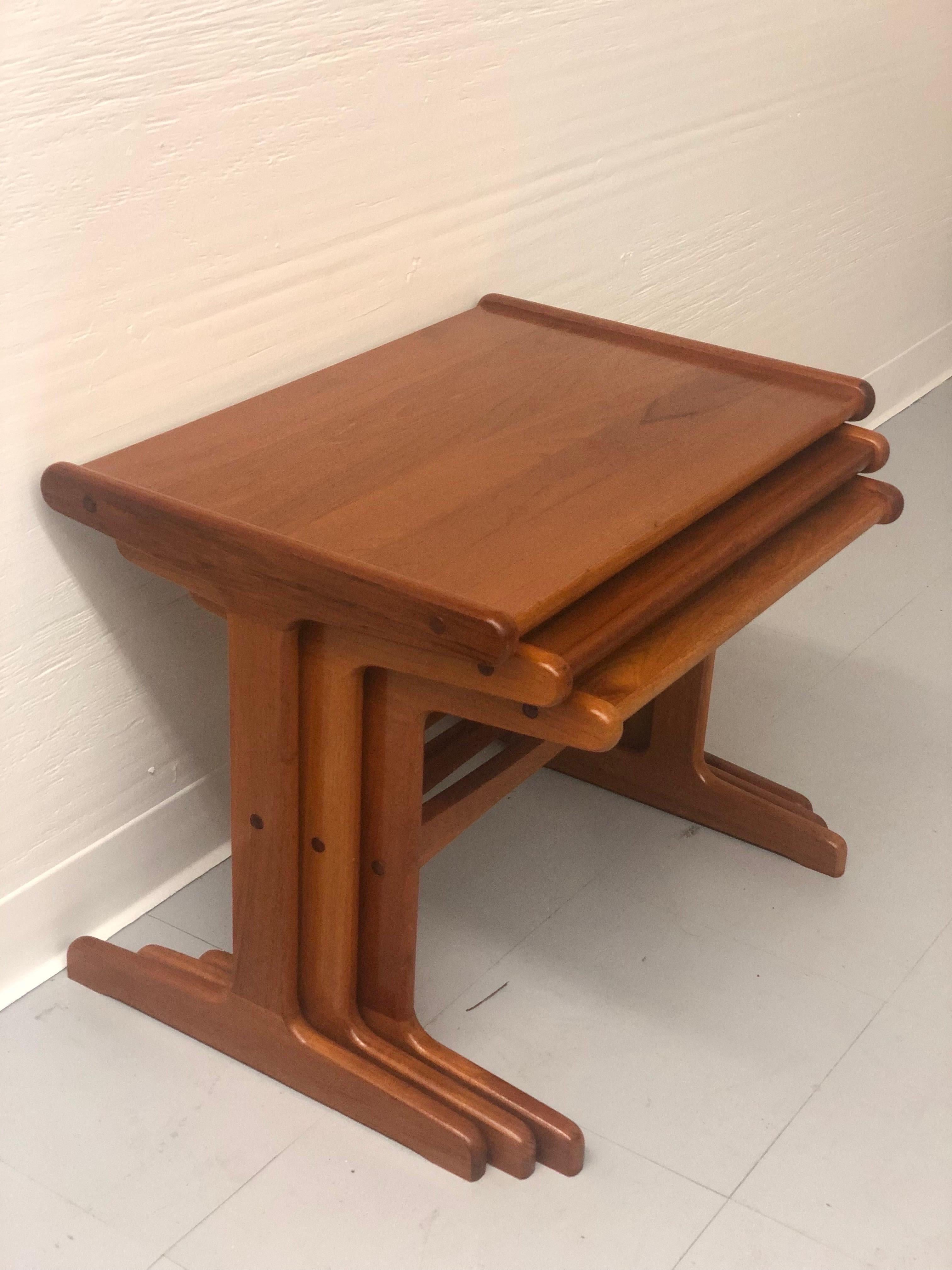 Mid-Century Modern Vintage Danish Modern Teak Nesting Tables For Sale