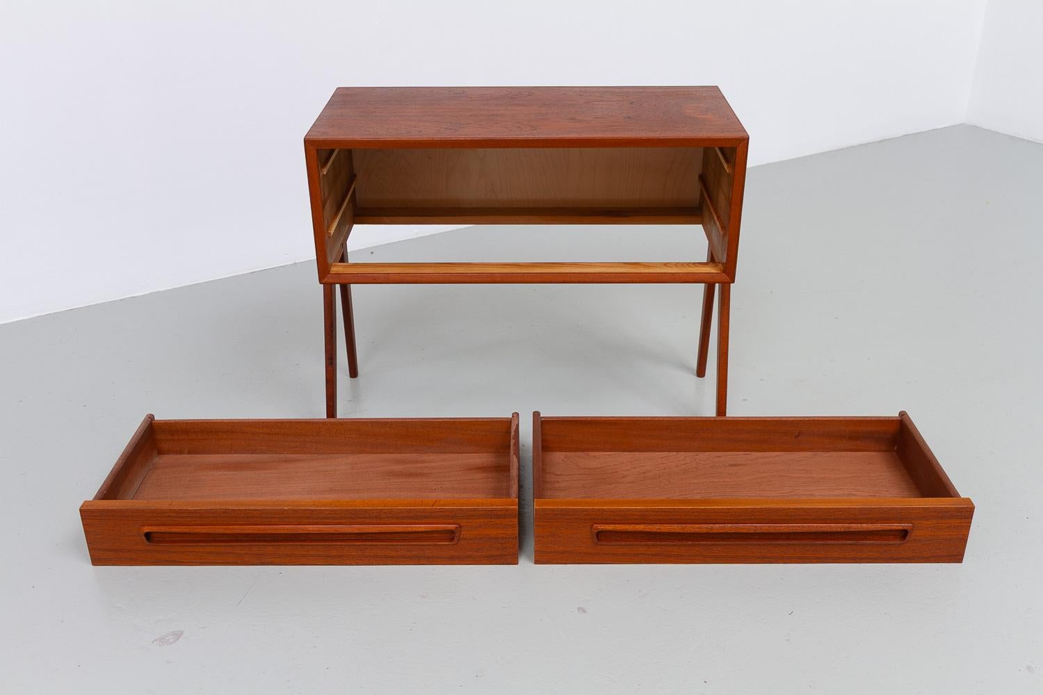 Vintage Danish Modern Teak Nightstand by AP Møbler Svenstrup, 1960s. im Angebot 5