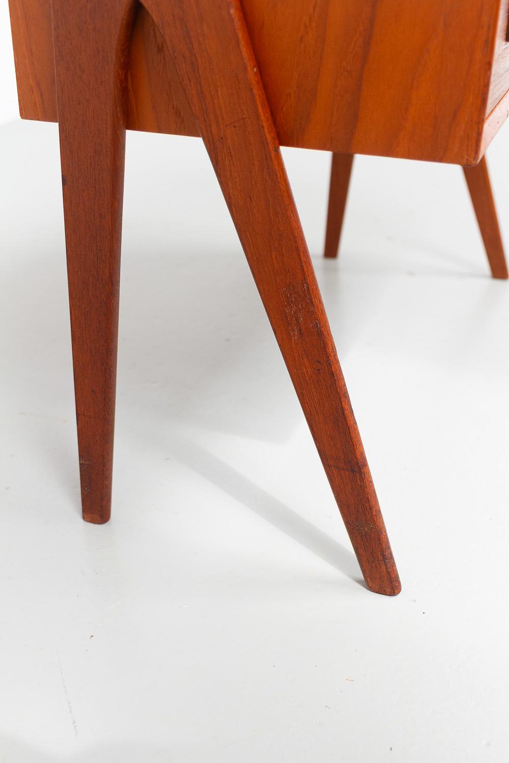 Vintage Danish Modern Teak Nightstand by AP Møbler Svenstrup, 1960s. im Angebot 7