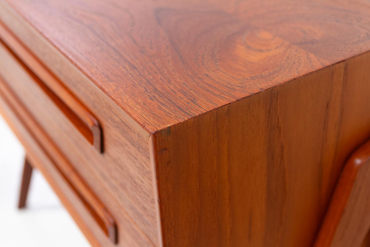 Vintage Danish Modern Teak Nightstand by AP Møbler Svenstrup, 1960s. im Angebot 9