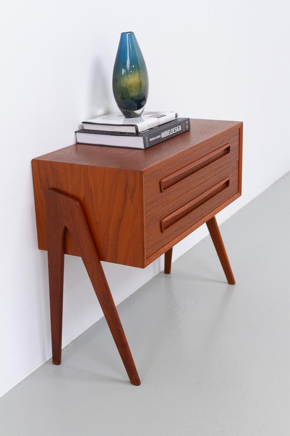 Vintage Danish Modern Teak Nightstand by AP Møbler Svenstrup, 1960s. im Angebot 11
