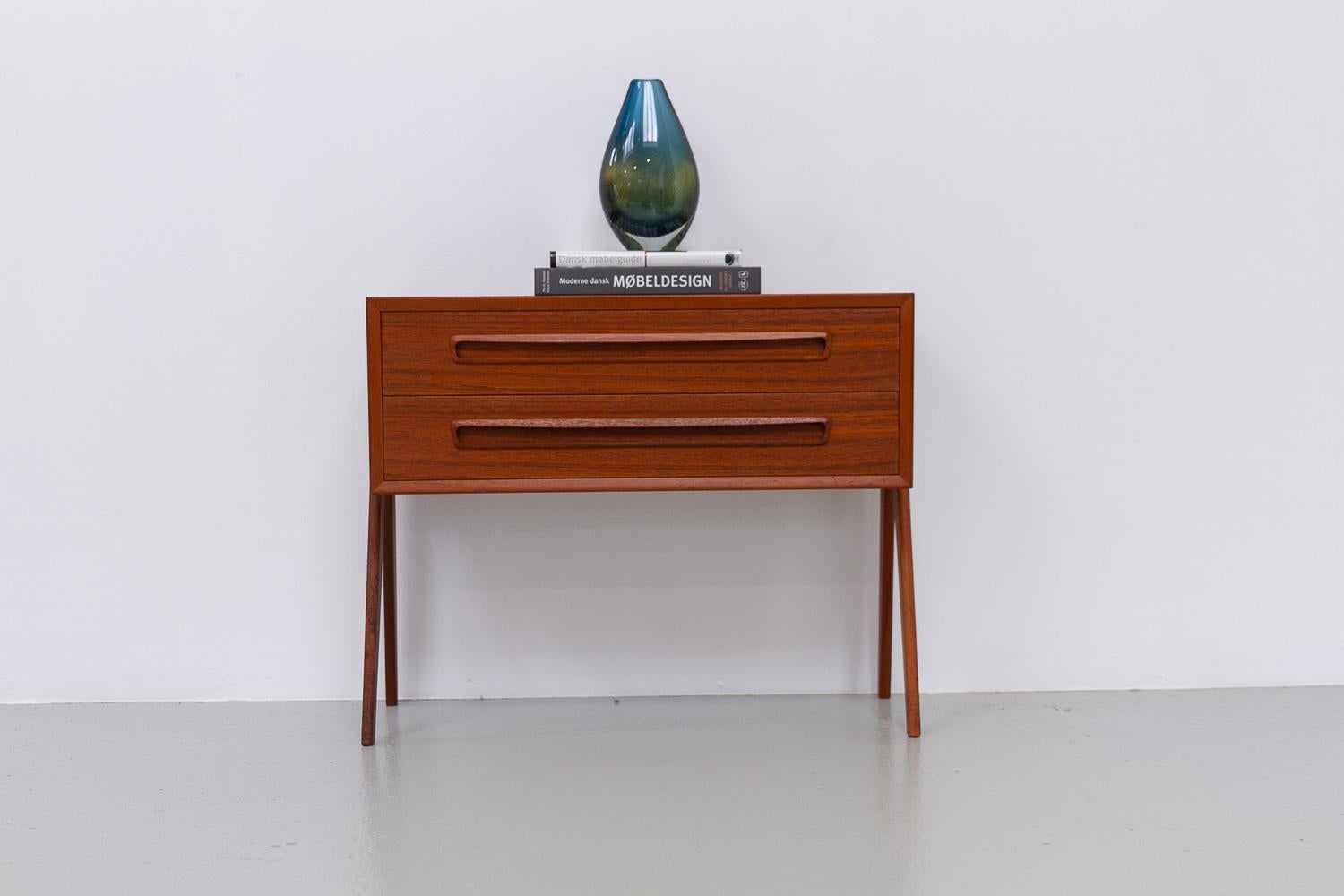 Vintage Danish Modern Teak Nightstand by AP Møbler Svenstrup, 1960s. im Angebot 12