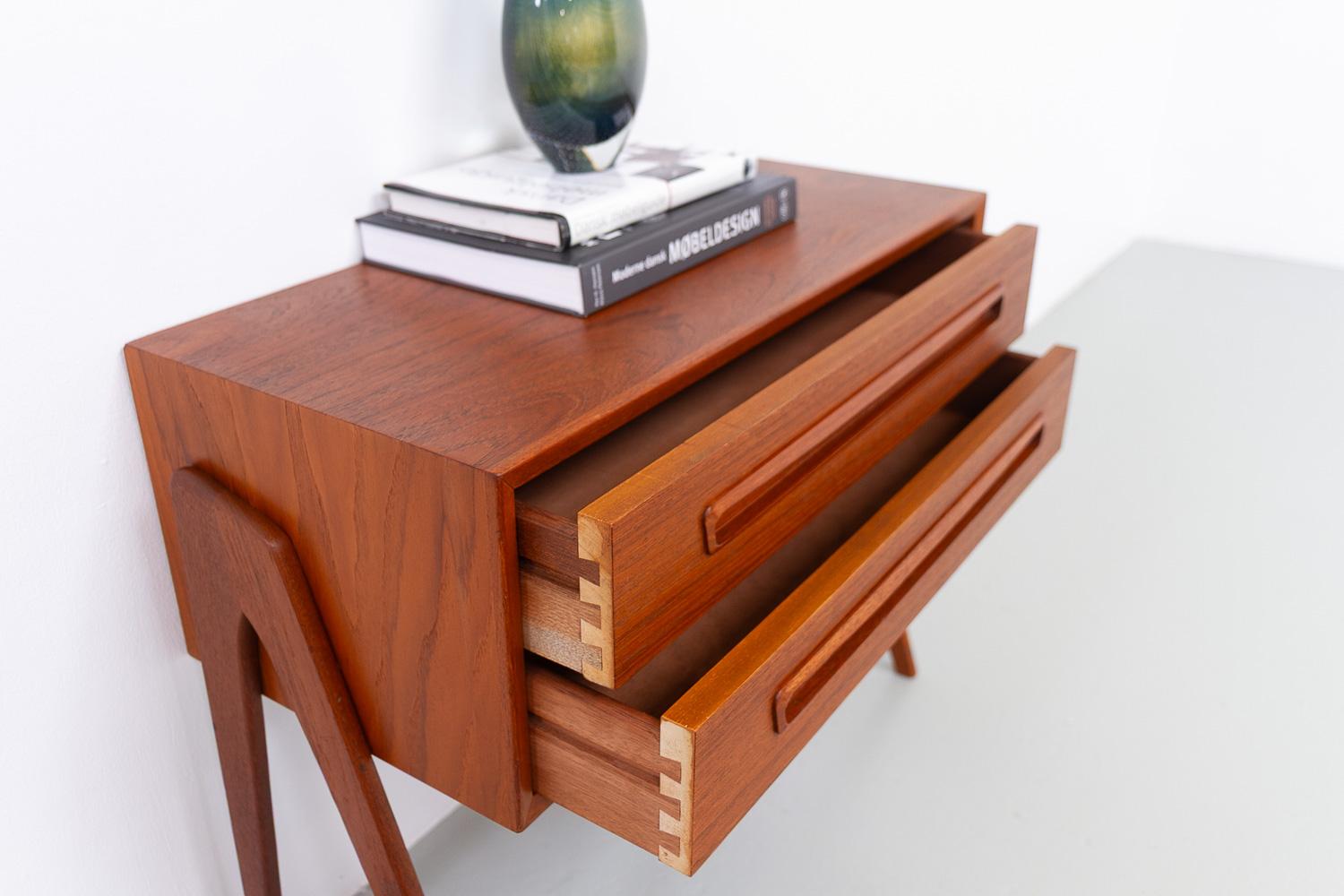 Vintage Danish Modern Teak Nightstand by AP Møbler Svenstrup, 1960s. im Angebot 13