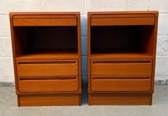 Comodini moderni danesi d'epoca in teak di Nils Jonsson per Torring Mobelfabrik