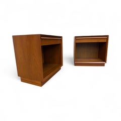 Comodini moderni danesi d'epoca in teak - Set di 2