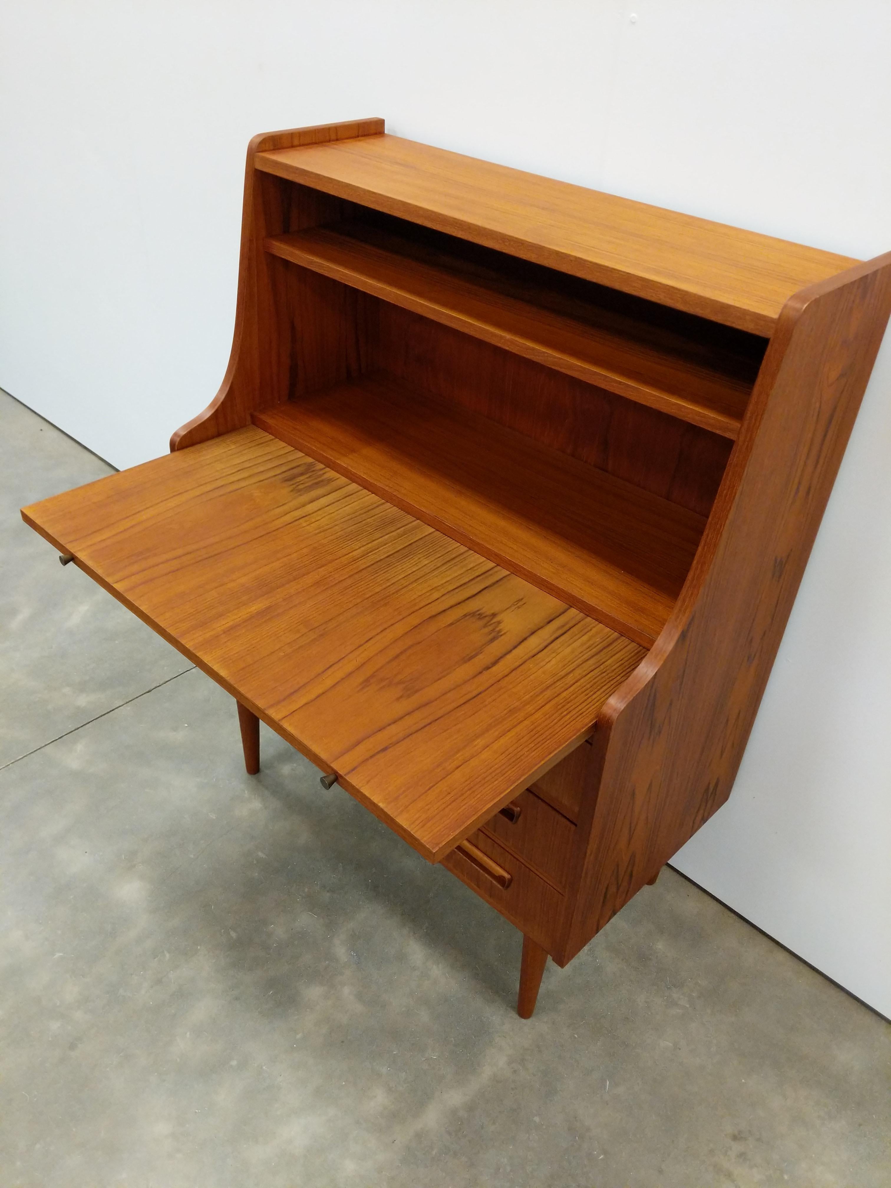 Vintage Danish Modern Teak Secretary Desk In Good Condition In Gardiner, NY