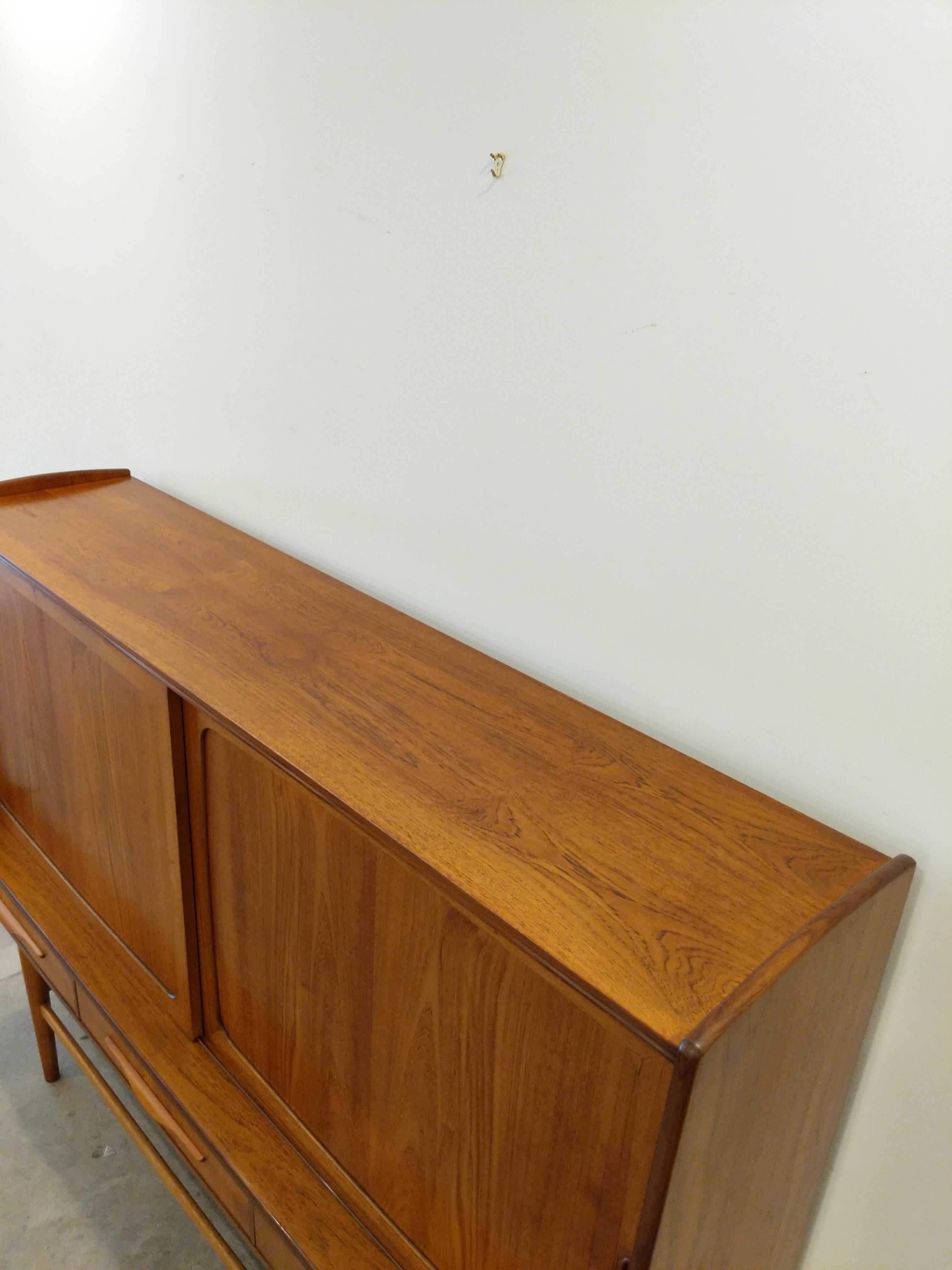 Wood Vintage Danish Modern Teak Sideboard / Cabinet For Sale