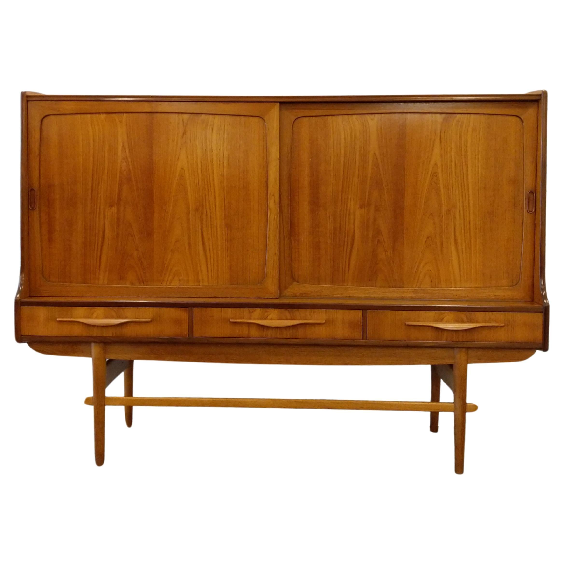 Vintage Danish Modern Teak Sideboard / Cabinet For Sale