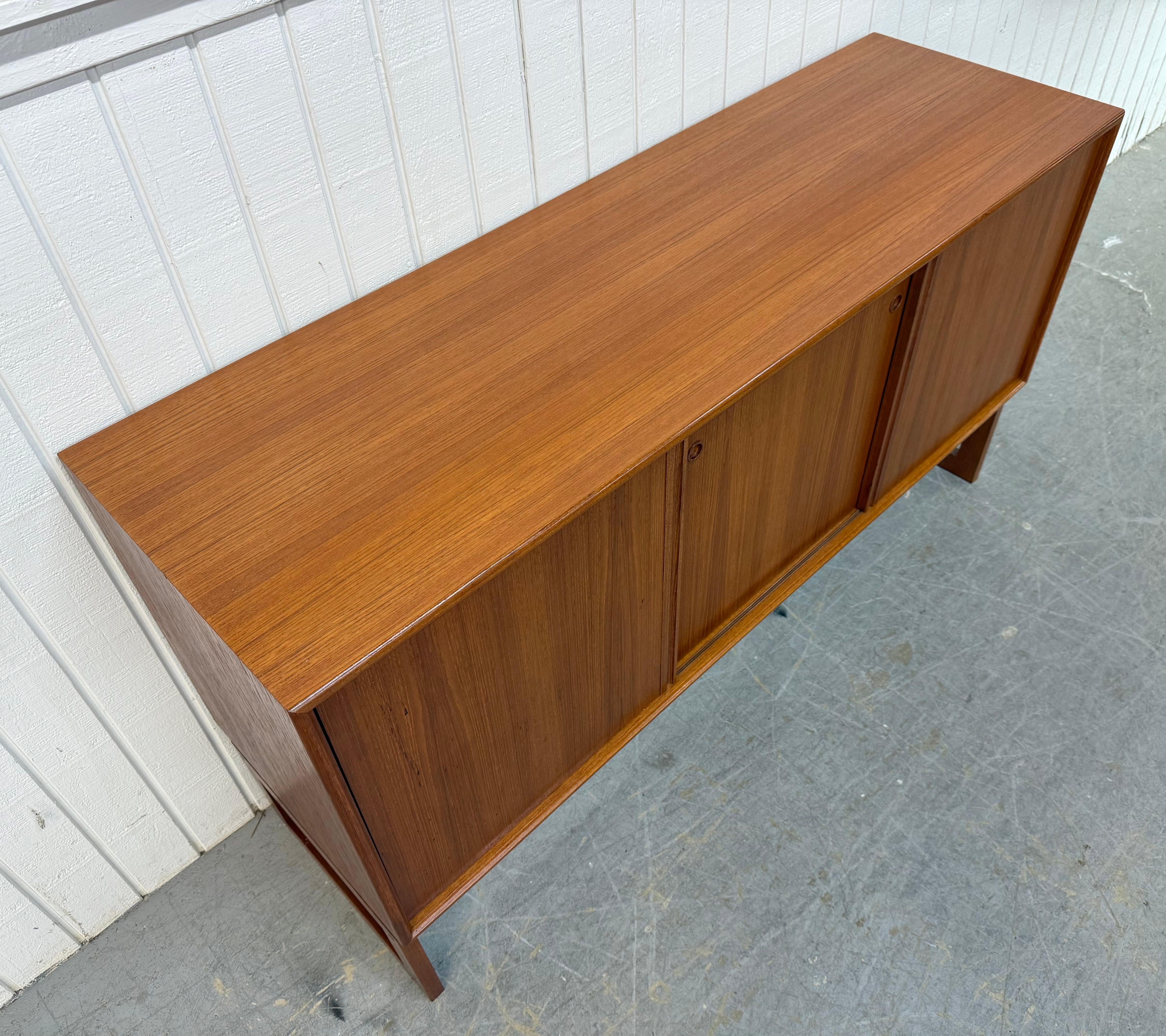 Vintage Danish Modern Teak Sideboard In Good Condition For Sale In Clarksboro, NJ