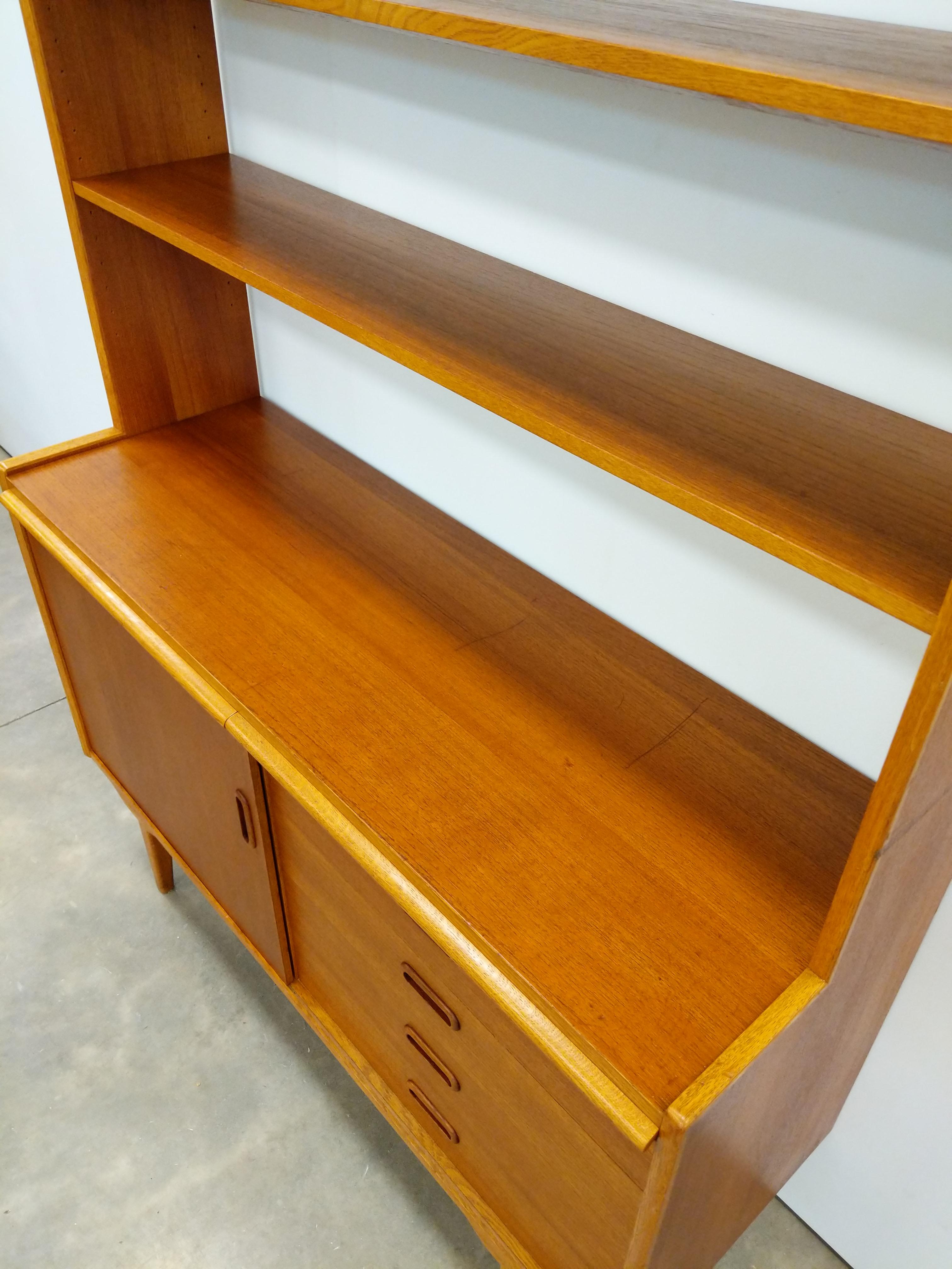 Vintage Danish Modern Teak Sideboard / Secretary Desk For Sale 2