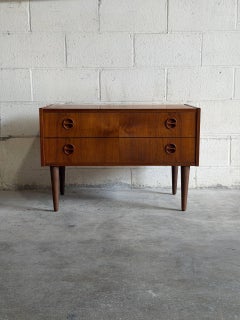 Petite commode vintage danoise moderne en teck / commode à 2 tiroirs – Style MCM scandinave
