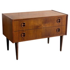 Petite commode vintage danoise moderne en teck / commode à 2 tiroirs – Style MCM scandinave