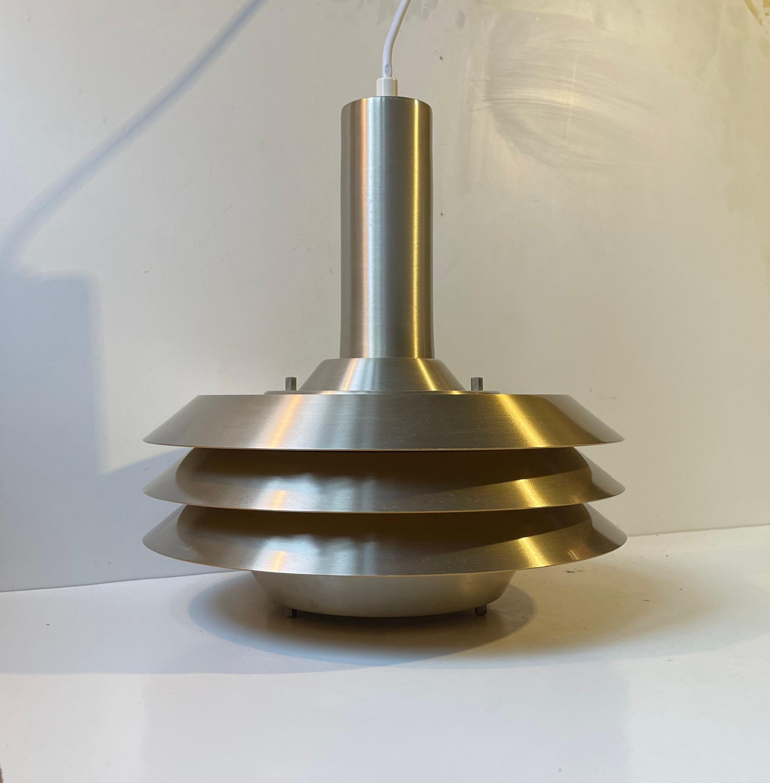 Vintage Danish Modern Tiered Pendant Lamp in Brass by Lyskær Belysning, 1970s For Sale 3