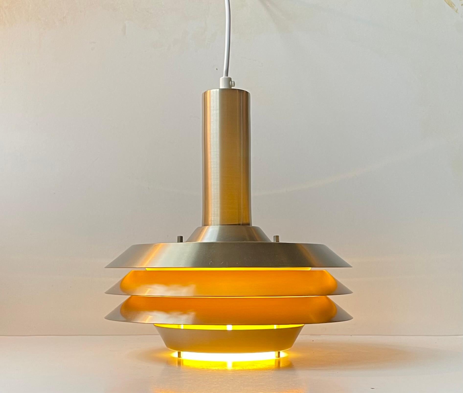 Vintage Danish Modern Tiered Pendant Lamp in Brass by Lyskær Belysning, 1970s For Sale 2