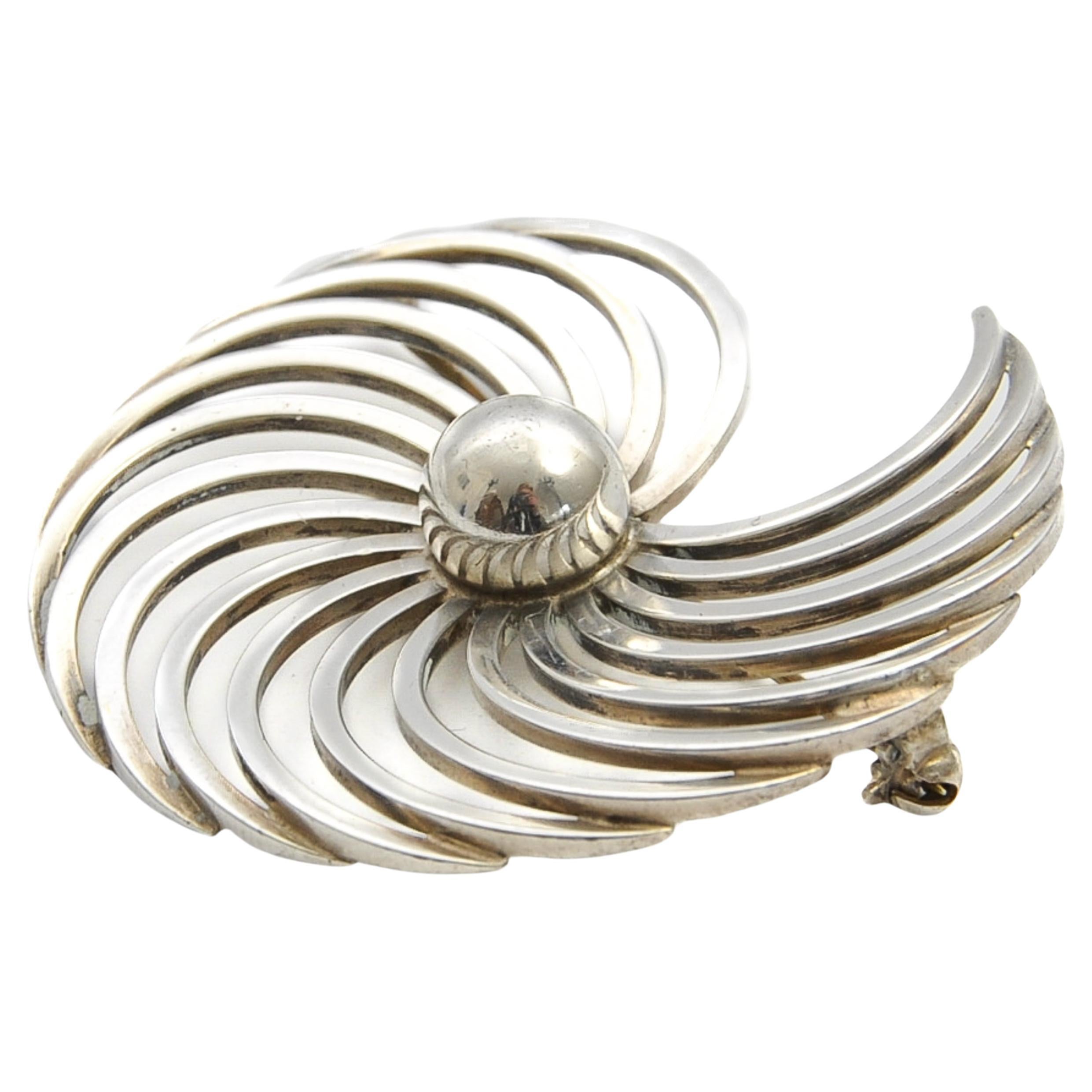 Vintage Danish Modernist Silver Swirl Lapel Pin Brooch In Good Condition For Sale In Rotterdam, NL