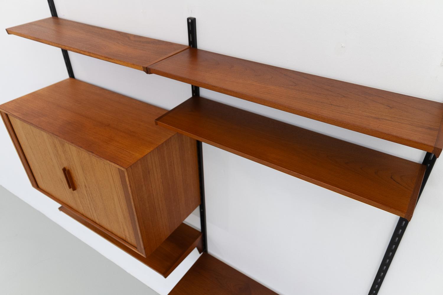 Dänisches modulares Teakholz-Wandmöbel von Kai Kristiansen für FM, 1960er Jahre. im Angebot 5