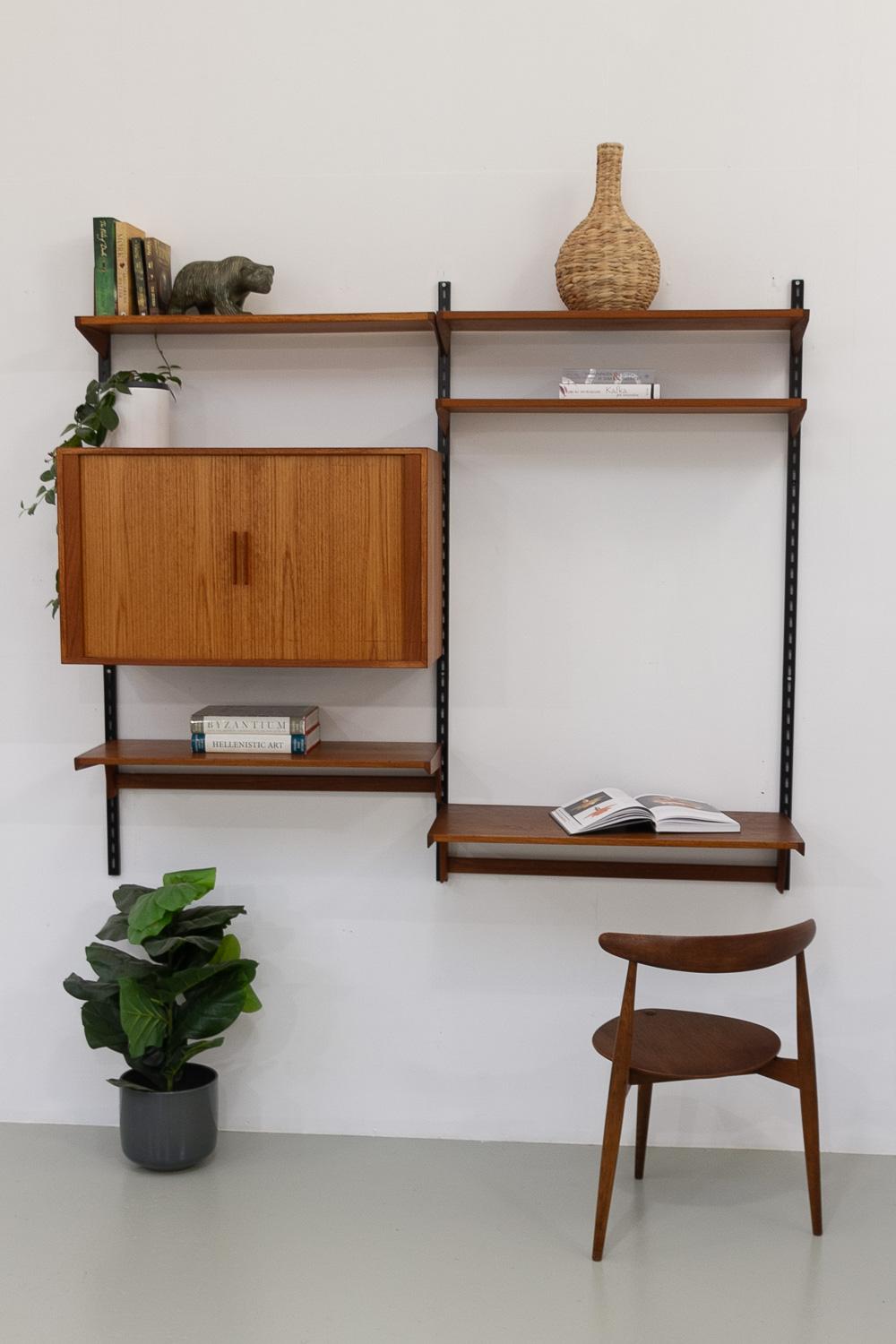Dänisches modulares Teakholz-Wandmöbel von Kai Kristiansen für FM, 1960er Jahre. im Angebot 10