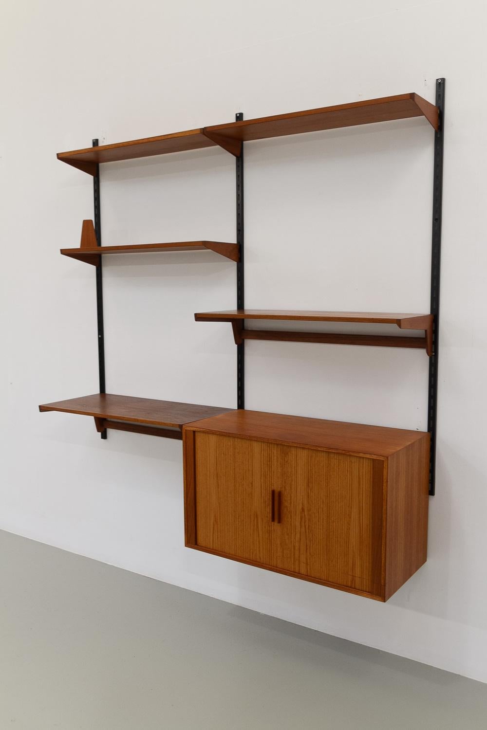Dänisches modulares Teakholz-Wandmöbel von Kai Kristiansen für FM, 1960er Jahre. (Skandinavische Moderne) im Angebot