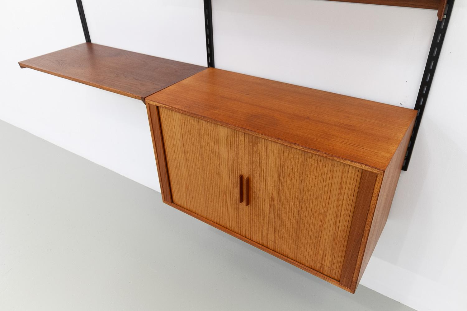 Dänisches modulares Teakholz-Wandmöbel von Kai Kristiansen für FM, 1960er Jahre. im Zustand „Gut“ im Angebot in Asaa, DK