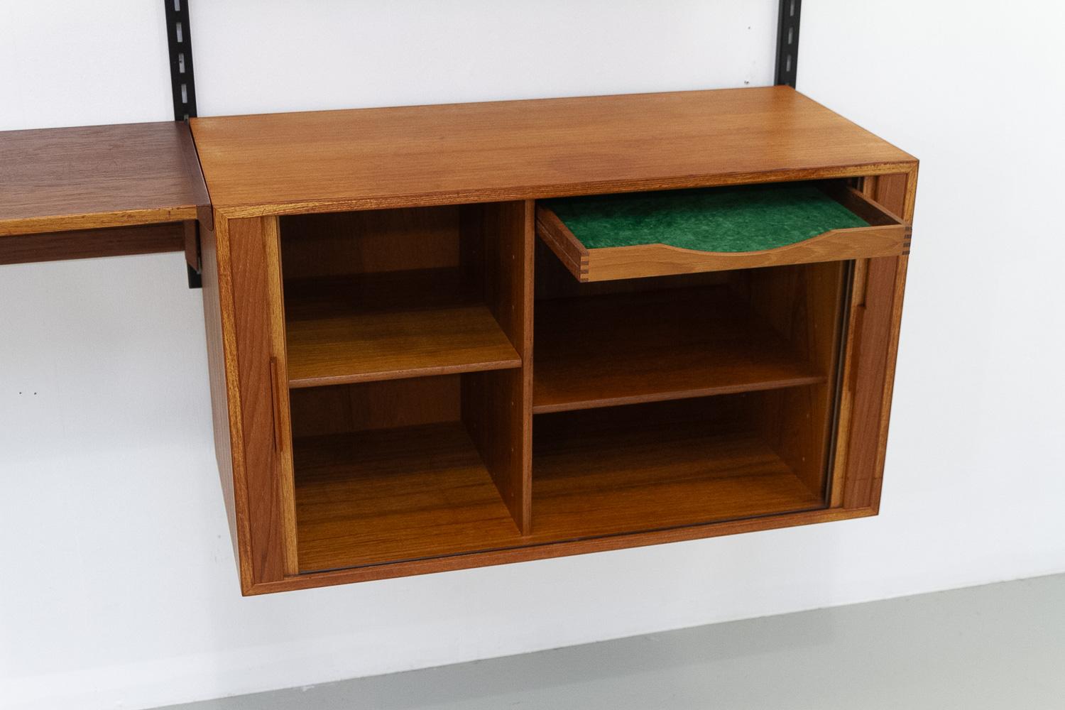 Dänisches modulares Teakholz-Wandmöbel von Kai Kristiansen für FM, 1960er Jahre. (Mitte des 20. Jahrhunderts) im Angebot