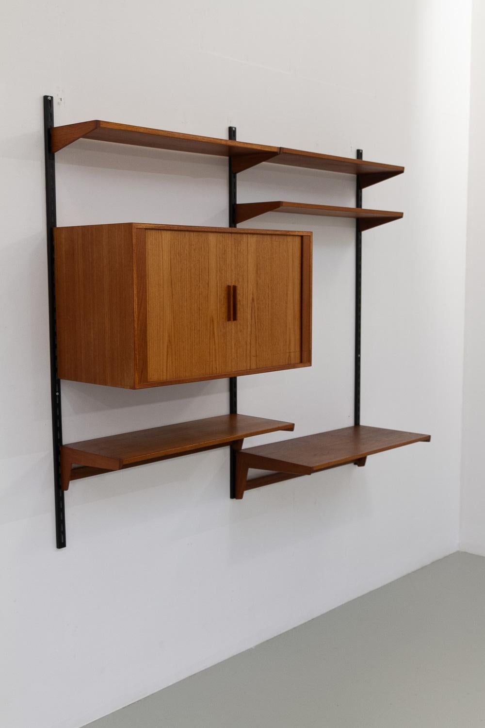 Dänisches modulares Teakholz-Wandmöbel von Kai Kristiansen für FM, 1960er Jahre. im Angebot 2