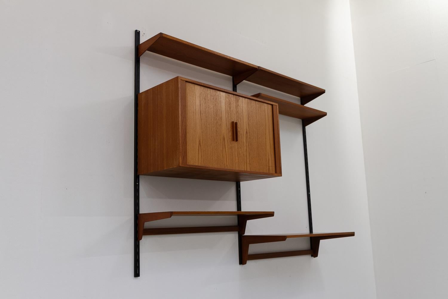 Dänisches modulares Teakholz-Wandmöbel von Kai Kristiansen für FM, 1960er Jahre. im Angebot 3