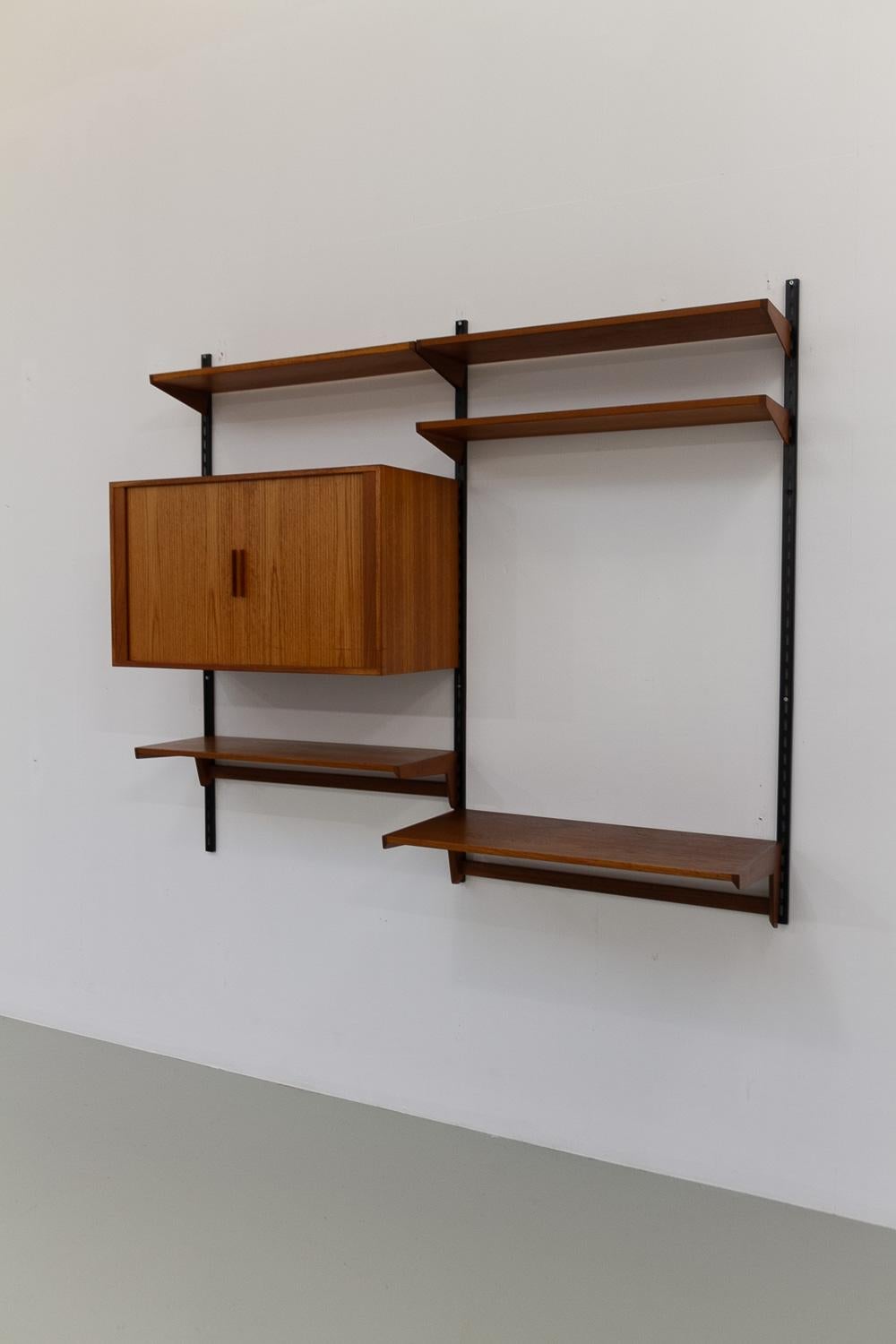 Dänisches modulares Teakholz-Wandmöbel von Kai Kristiansen für FM, 1960er Jahre. im Angebot 4
