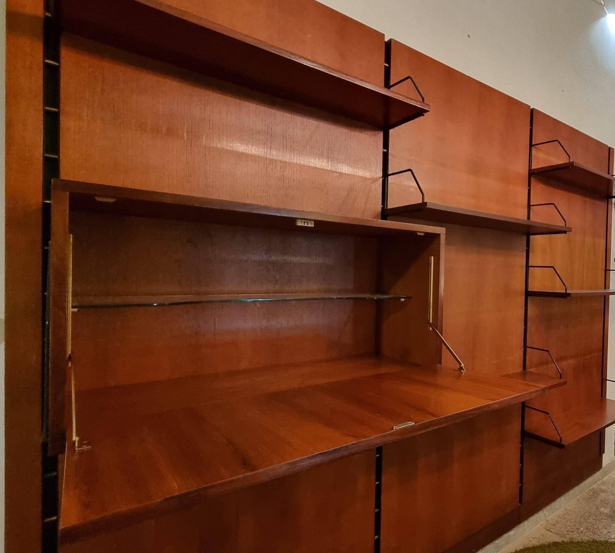 Vintage Danish 3-Bay  Teakholz  Modulare Wandeinheit