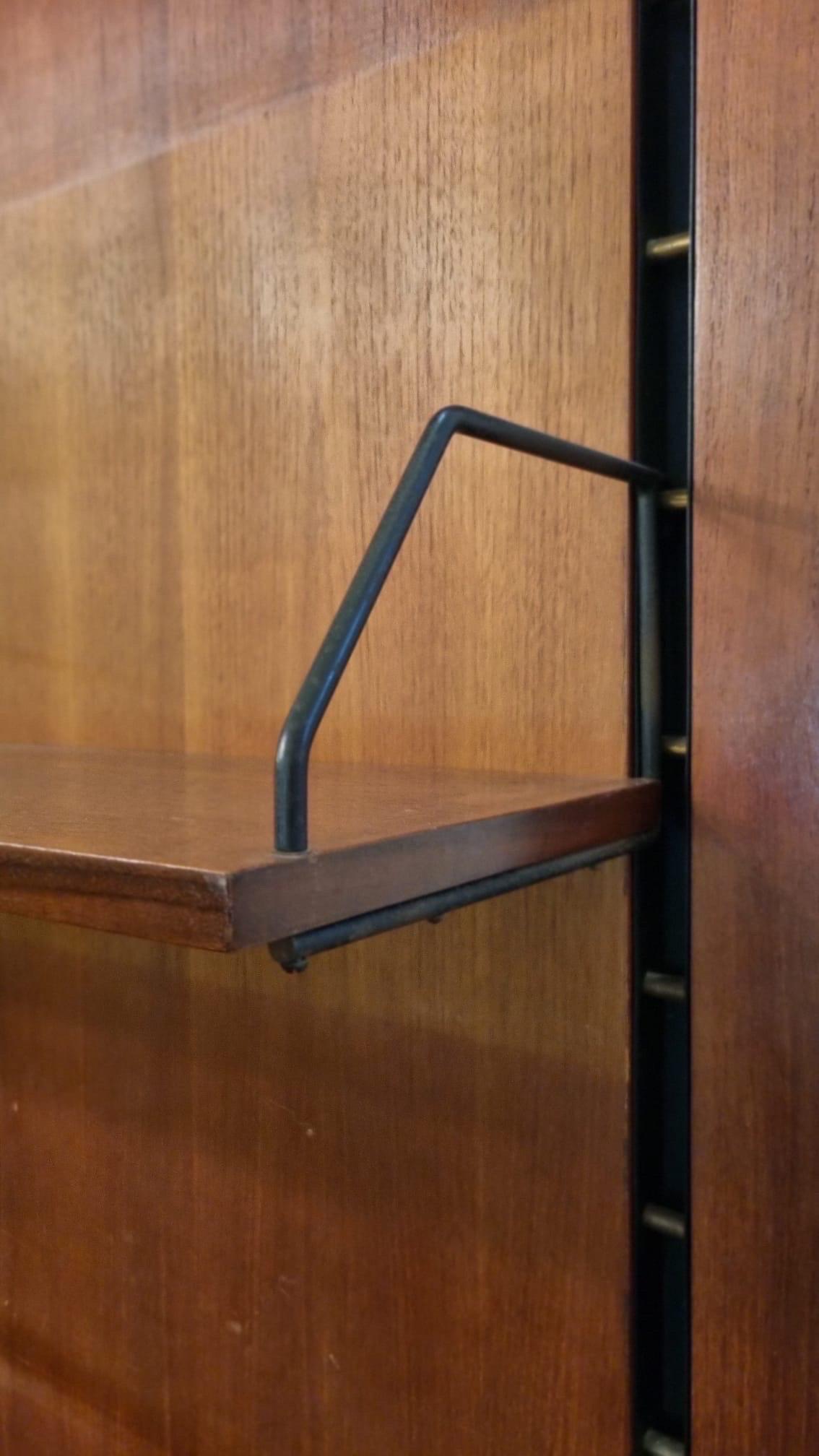 Modularer dänischer Vintage-Wandschrank   1960 im Zustand „Gut“ im Angebot in Vigevano, PV