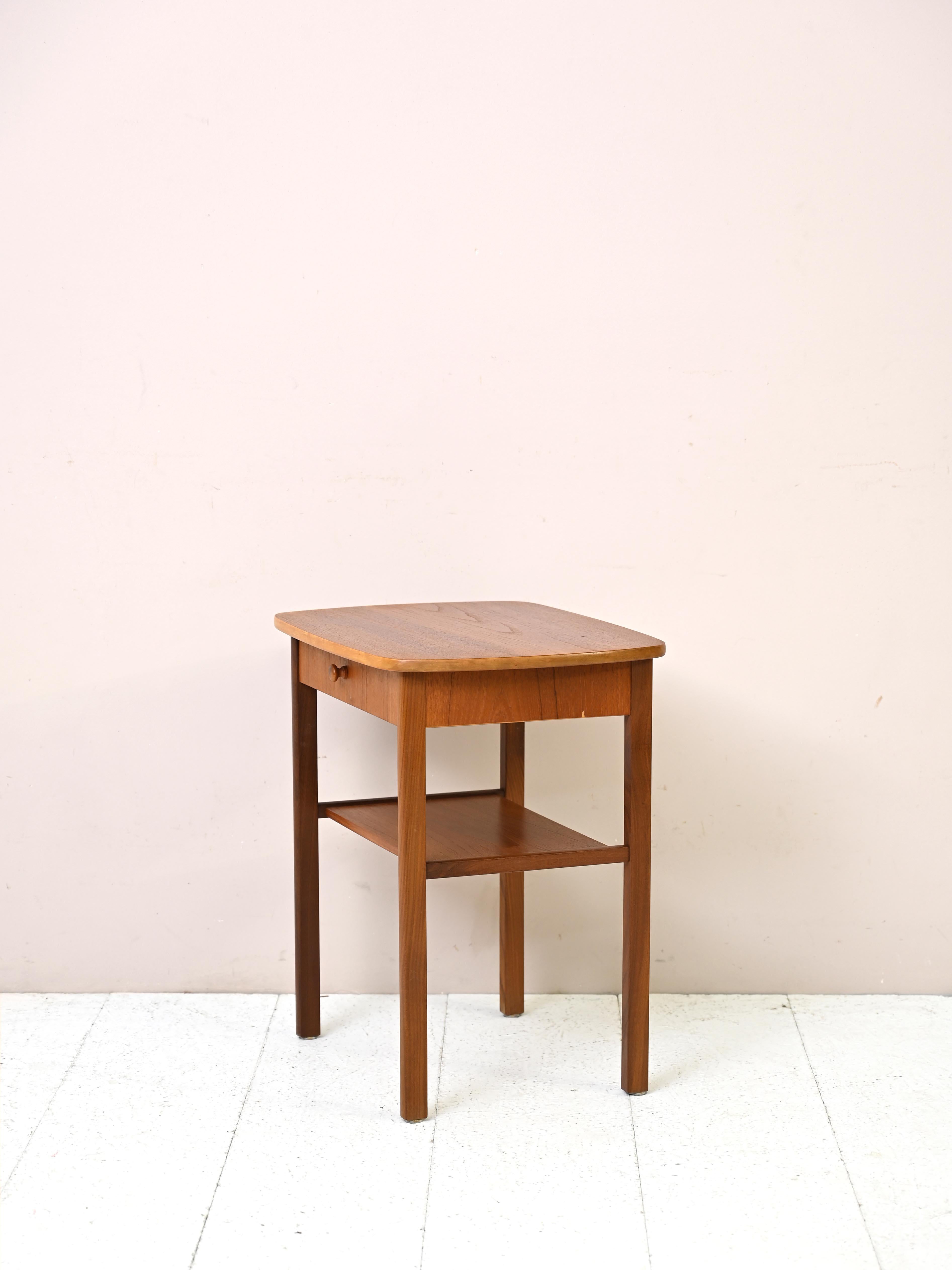 Vintage Danish Nightstand In Good Condition In Brescia, IT